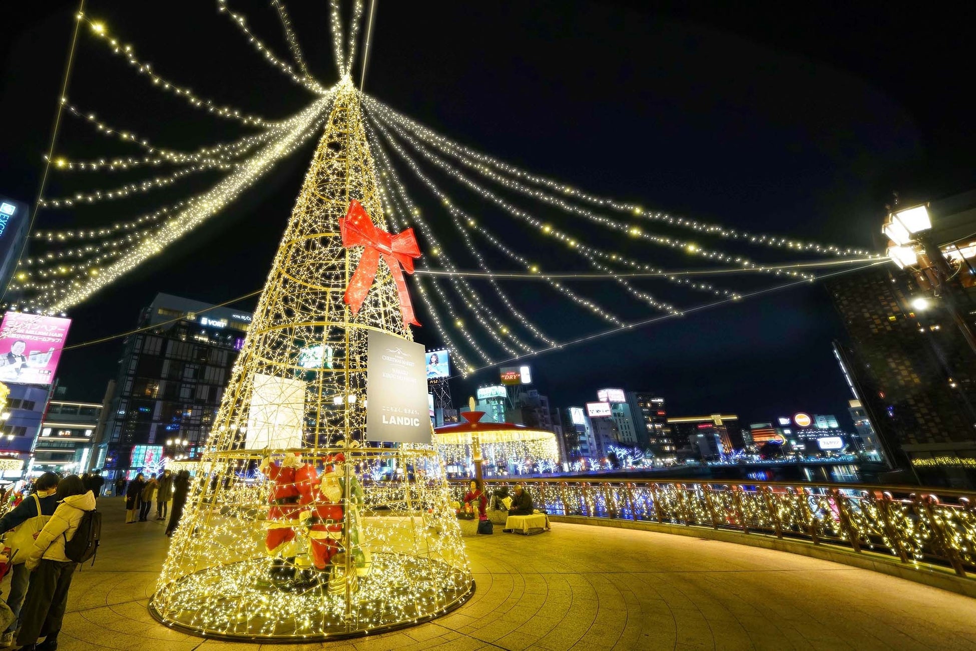 福岡クリスマスマーケットを彩るナカスキボウノヒカリ2022.11/4〜イルミネーション点灯！