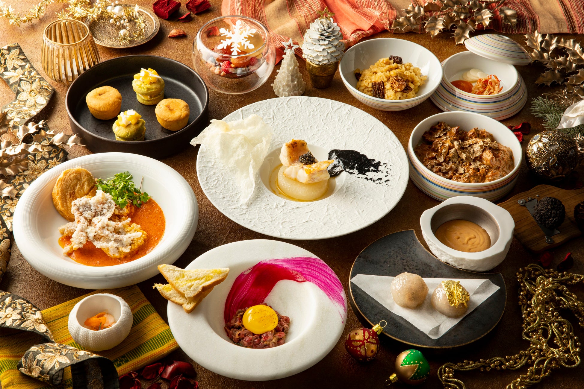 ココロときめくクリスマスはキンプトン新宿東京でアジア各国の美食体験を満喫！「ディストリクト クリスマスディナーコース」11月1 日より販売開始