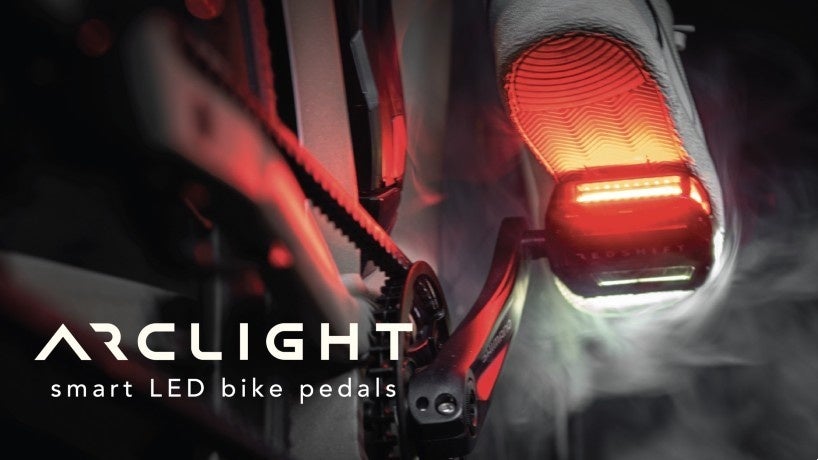 ペダルの前後の色を自動切り替え。夜道での視認性を向上する自転車用LEDペダルのプロジェクト開始