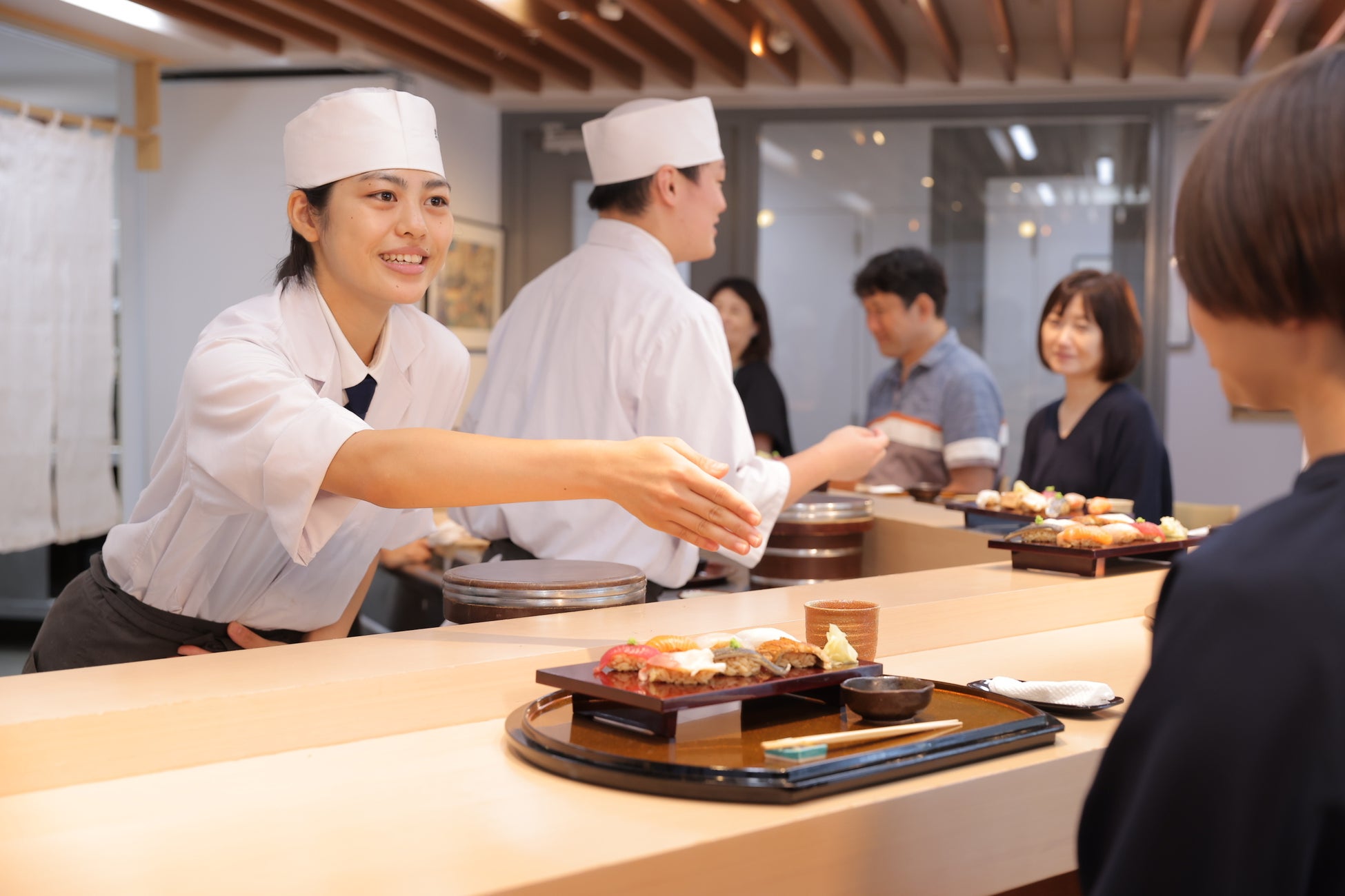 東京すし和食調理専門学校の学生が「常磐もの」の海の幸を堪能できるキッチンカーを出店！～発見！ふくしまお魚まつり～