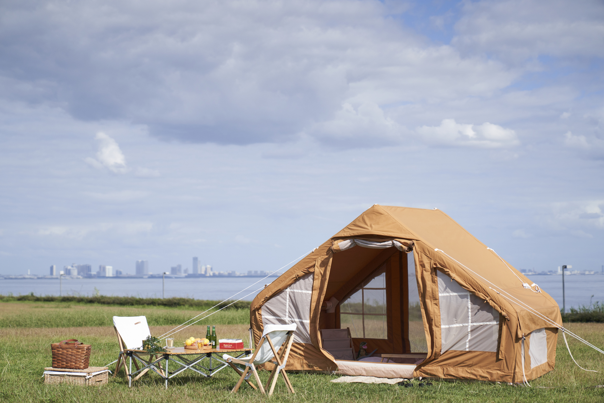たった60秒でテント設営できる次世代型テント　
FUTURE STYLE Air Tent(フューチャースタイルエアーテント)の
先行予約販売をMakuakeにて11/13より開始