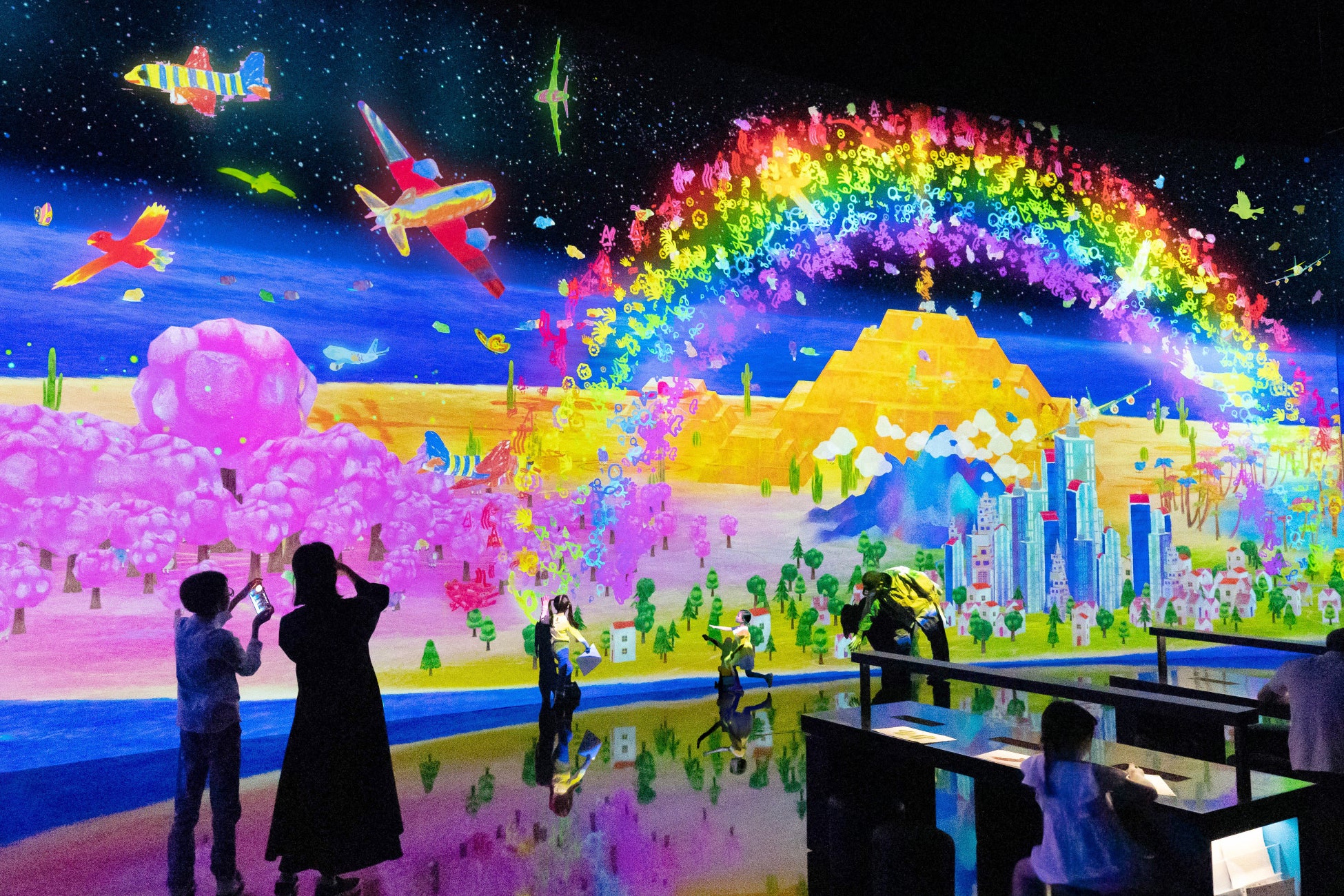 チームラボ、シンガポールの常設展「Future World」で、新たに3作品を公開。巨大でインタラクティブな光の空間「Digital Light Canvas」も同時にリニューアル。11月26日から
