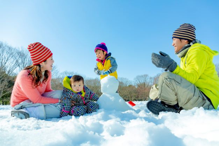 東京都心で気軽に雪遊び！？12月24・25日限定で『雪山』や『雪の滑り台』が登場！ホワイトクリスマスを楽しもう【キラナガーデン豊洲】