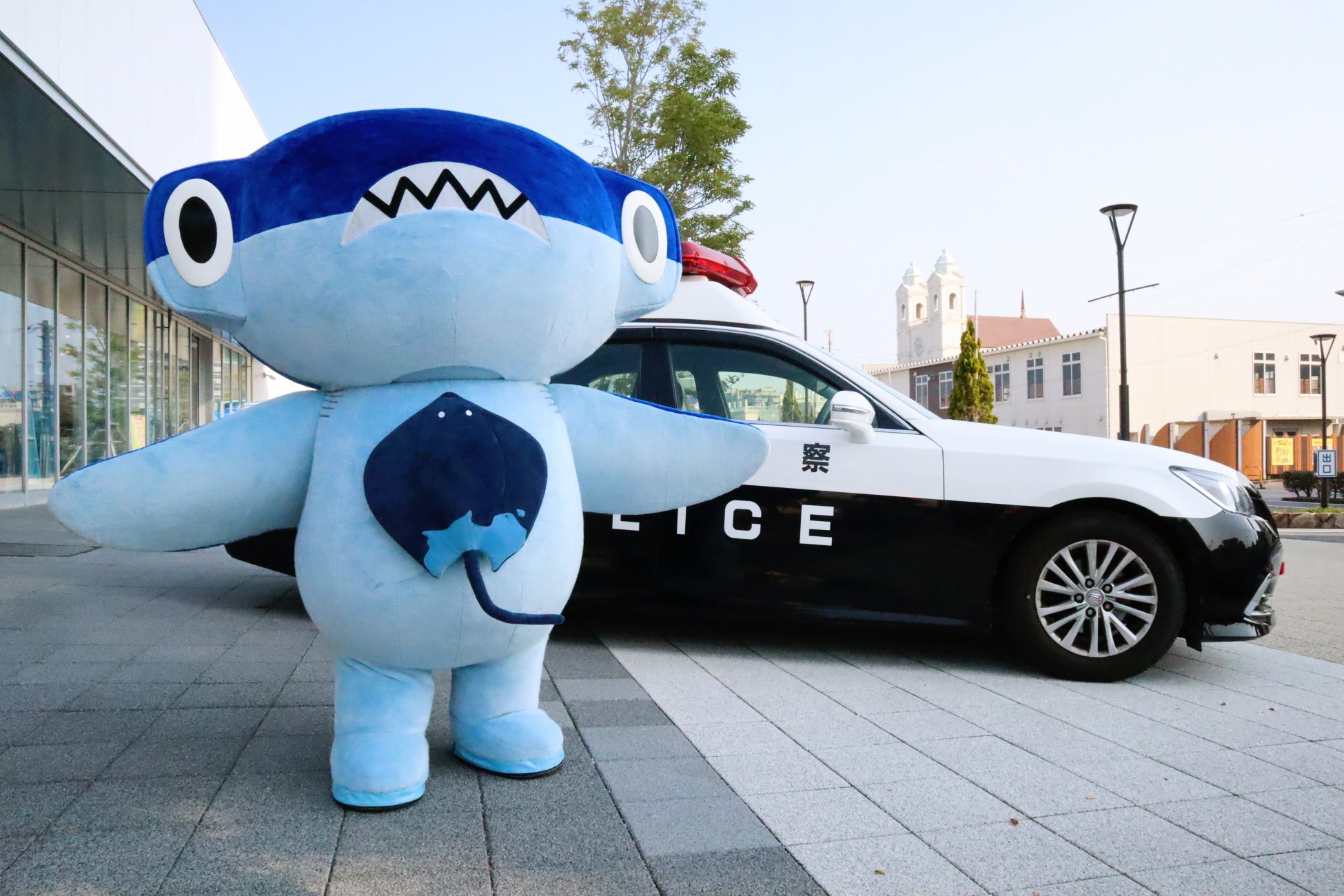 SKE48髙畑結希氏と谷真理佳氏が一日警察に　四国水族館の宣伝隊長「しゅこくん」も防犯・交通安全啓発キャンペーンに参加します！
