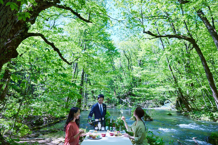 ハチ公生誕100年記念！ハチのふるさと秋田の枝豆を使用した
シェイクドリンク『ぐるぐる えだまみるく』2月8日より販売開始