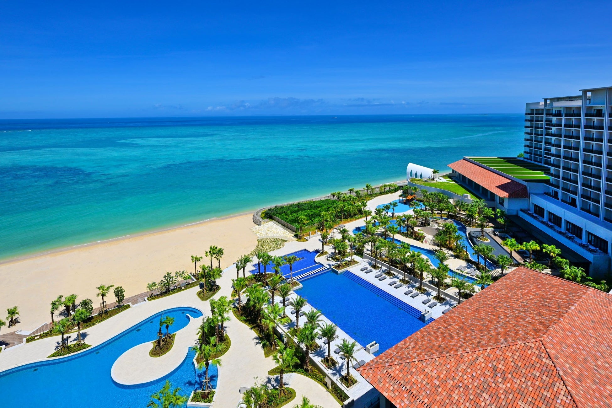昨年7月沖縄に新規開業した「琉球ホテル＆リゾート 名城ビーチ」 、2023年の海開き・プール開きを3月17日(金)に決定！