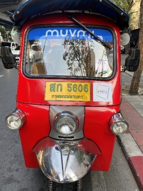 EVトゥクトゥクタクシーによるバンコク観光ツアーの開始