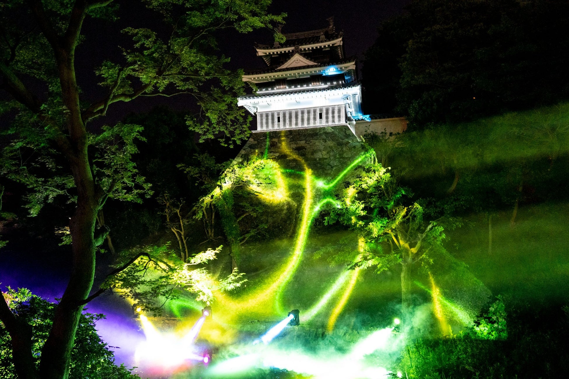 一旗プロデュース「西尾城 皐月絵巻2023 プロジェクションマッピング」の公式記録映像を公開。西尾市のシンボル・西尾城の夜を彩るプロジェクションマッピング。