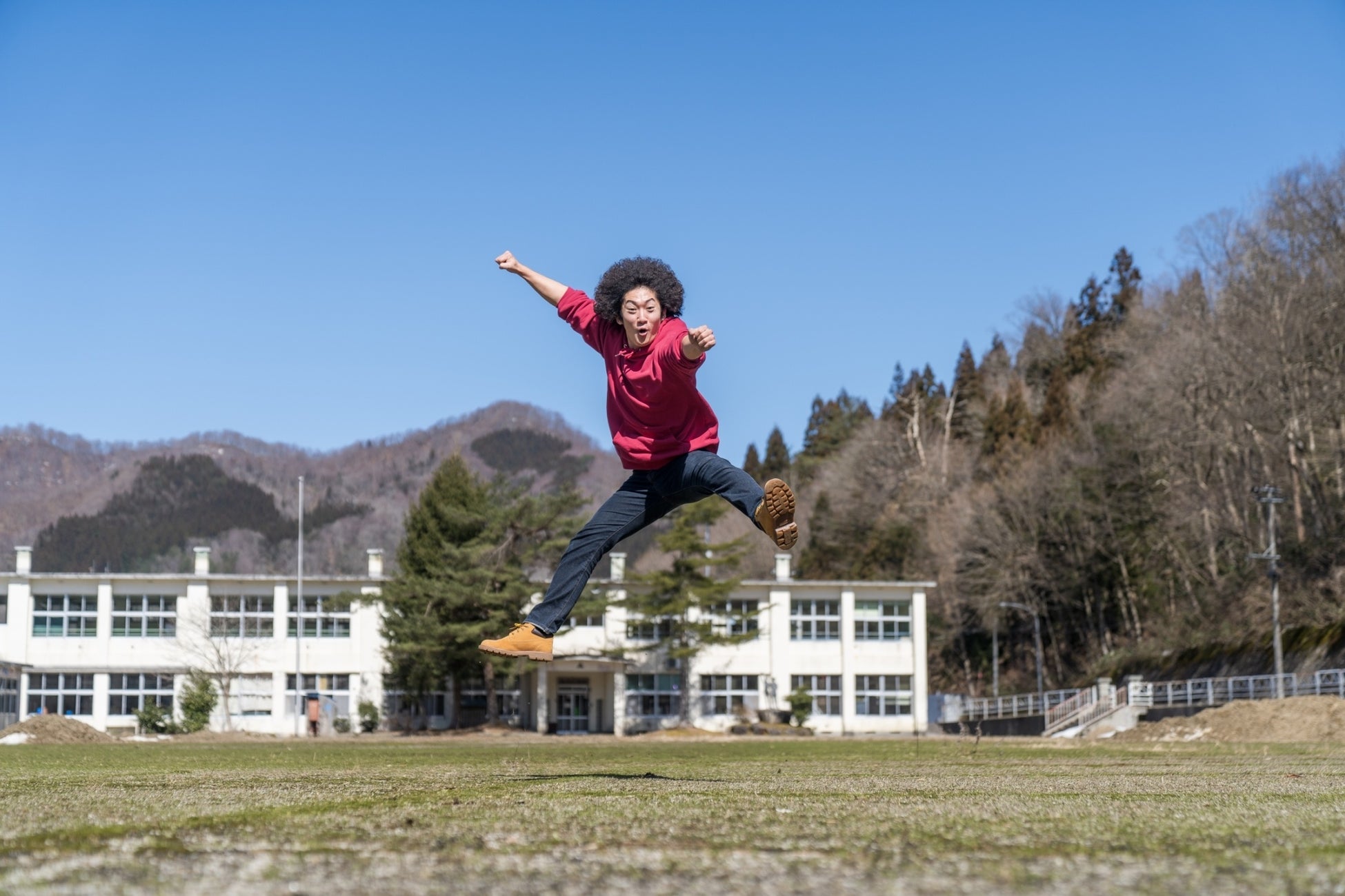 東北最古の即身仏 生誕400年記念】本明寺(山形県鶴岡市)の火渡り修行をアフロりゅうじが体験！[2023年6月11日開催] | トラベルスポット