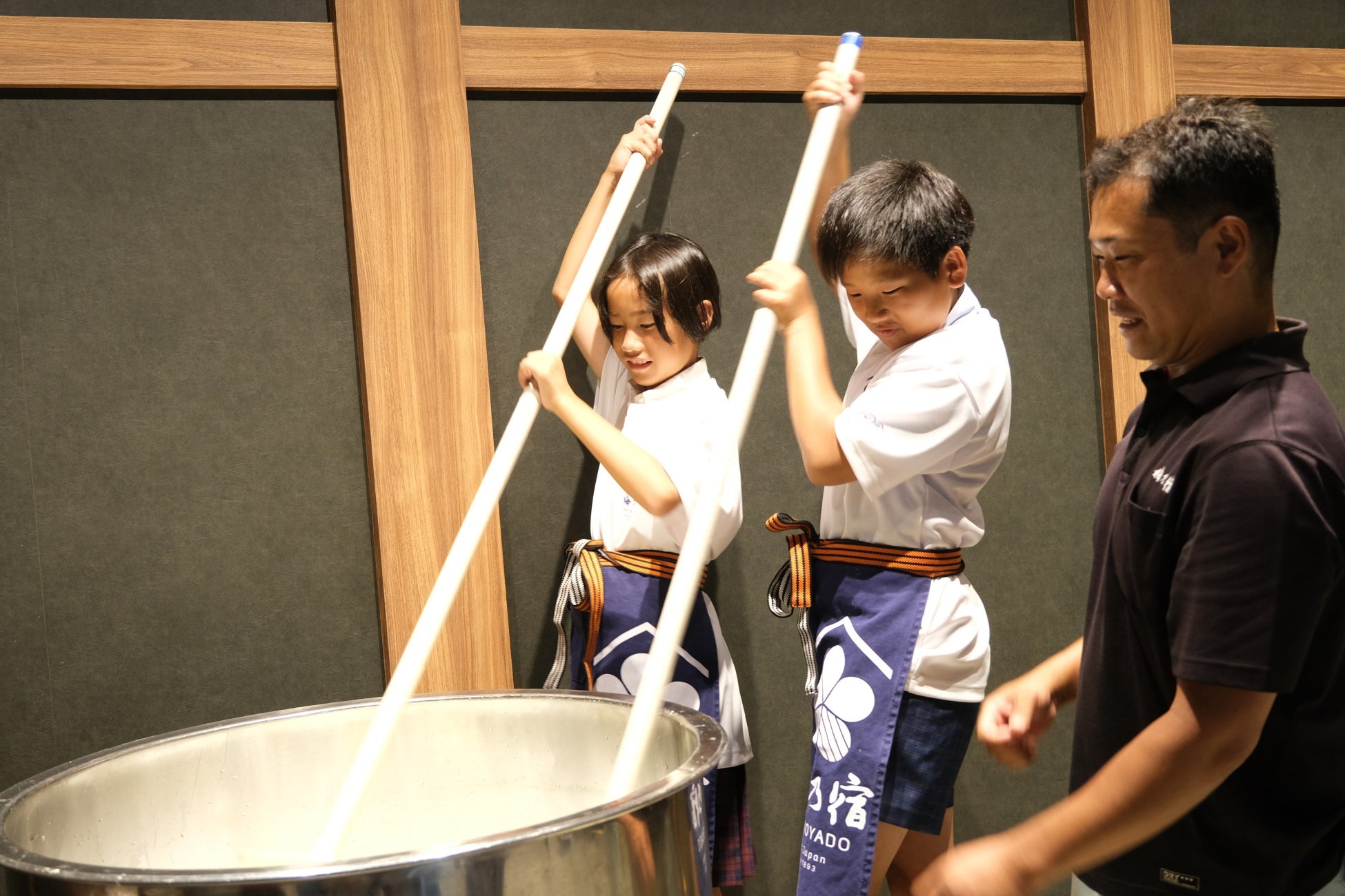 東京スカイツリーⓇ天望デッキ内「Sky Restaurant 634」にてソムリエ厳選ワインと本格フレンチを楽しめる「”Les Sommeliers du Ciel” と愉しむワインの夕べ」を開催