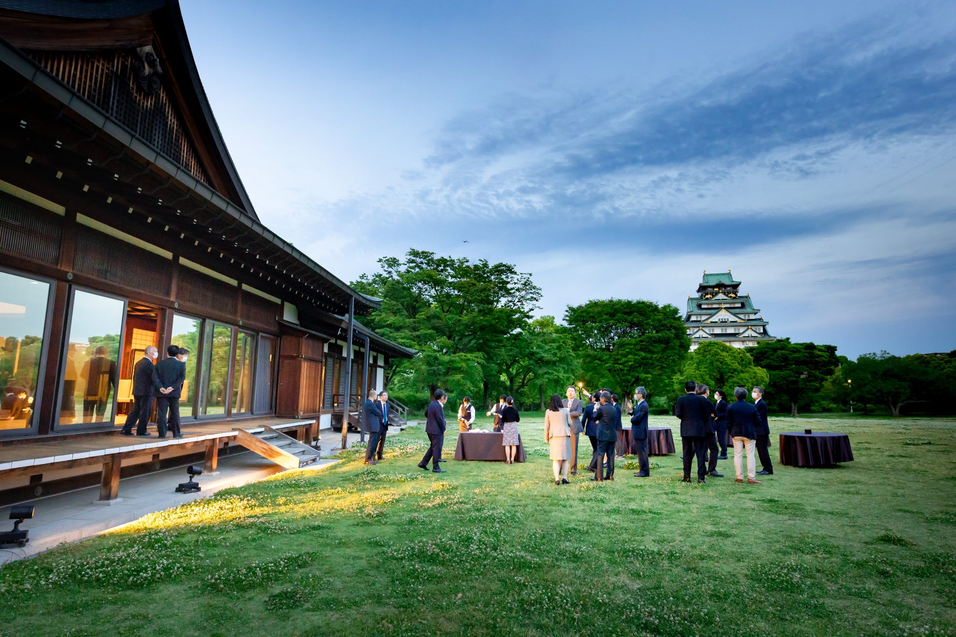 【開催中】一旗プロデュース「岡崎城下家康公夏まつり 岡崎城天守閣 プロジェクションマッピング 2023」を愛知県岡崎市で開催。徳川家康生誕の地・岡崎城の夜をデジタルアートが彩る。公式写真を公開。