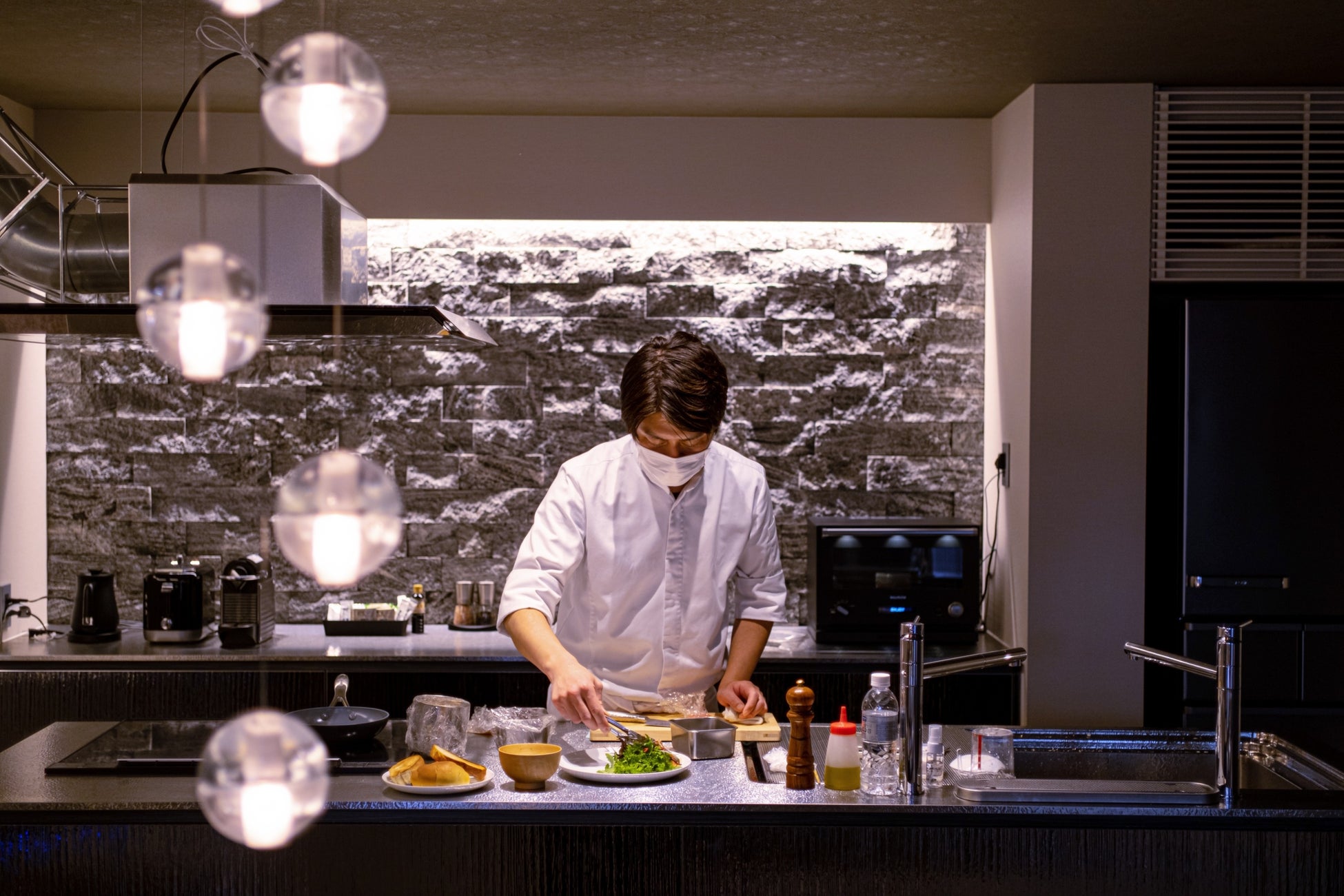 歴史的建造物が立ち並ぶ人気観光エリアを紹介「旅色 FO-CAL」広島・宮島・岩国特集公開