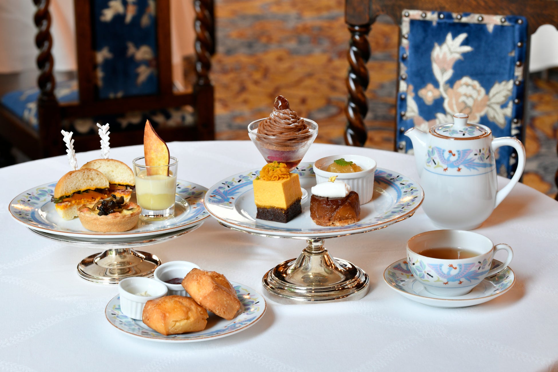 【世界初⁉︎崖の上の本屋さん】岬の湯しゃこたんにて、積丹の壮大な景色と文学が融合する「崖っぷち書店」と「みさきの図書館」が9/1オープン!