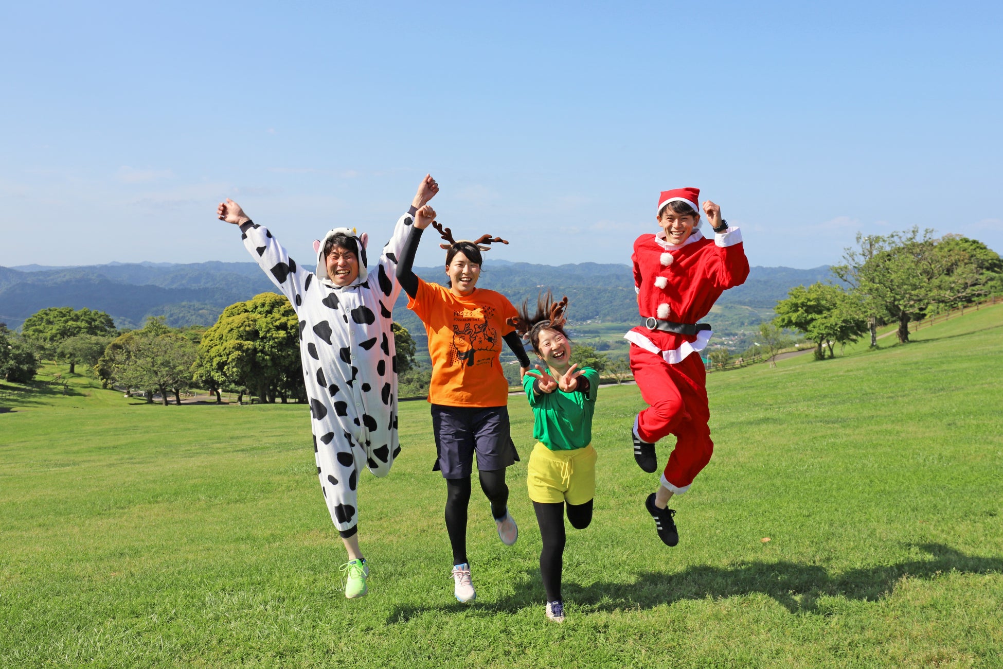 東京駅一番街がPEANUTS(スヌーピー)一色に！
9月22日より「SNOOPY Loves NATURE」期間限定ショップと
壁面装飾、壁紙ダウンロード企画同時開催