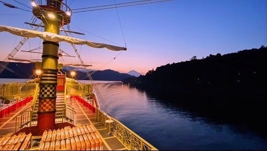 芦ノ湖の秋風と夕暮れの景色を満喫　秋の『Ｓｕｎｓｅｔ Ｃｒｕｉｓｅ』を運航いたします