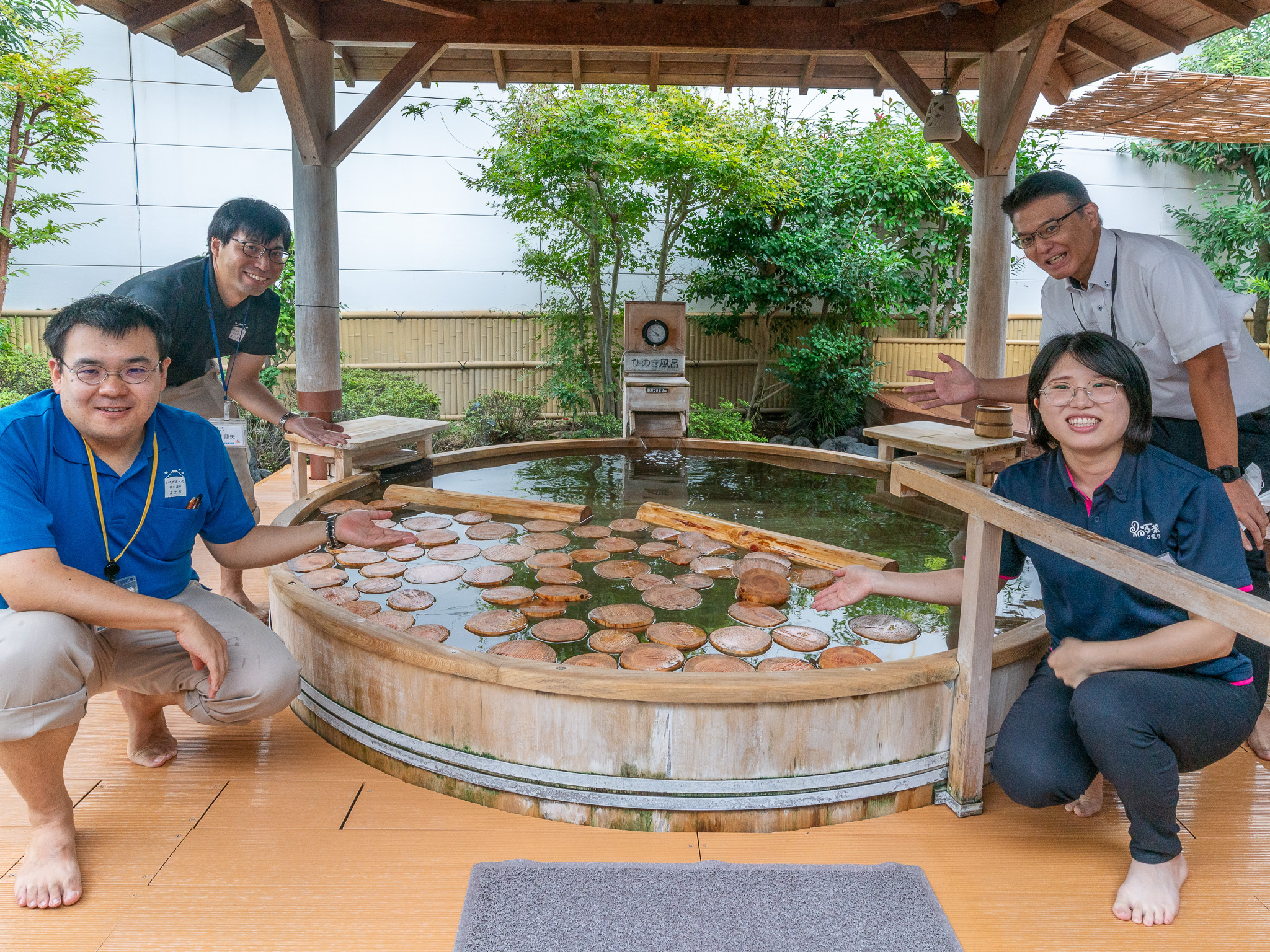 沼津市・万葉の湯で木の日(10月8日)限定イベント開催
　富士ヒノキが香る「富士ヒノキ風呂」を実施