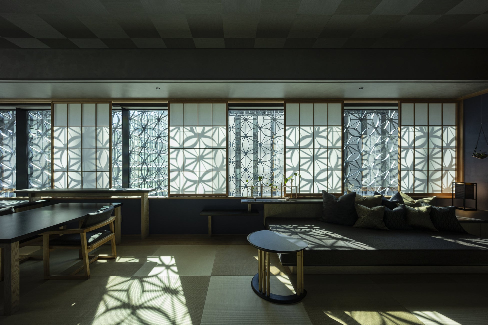 一旗プロデュース「空間体感!動き出す浮世絵展 NAGOYA」の公式記録映像第四弾“麗”を公開。美しい色使いで圧倒する桜の世界、繊細に表現された美人画の世界を巡る。