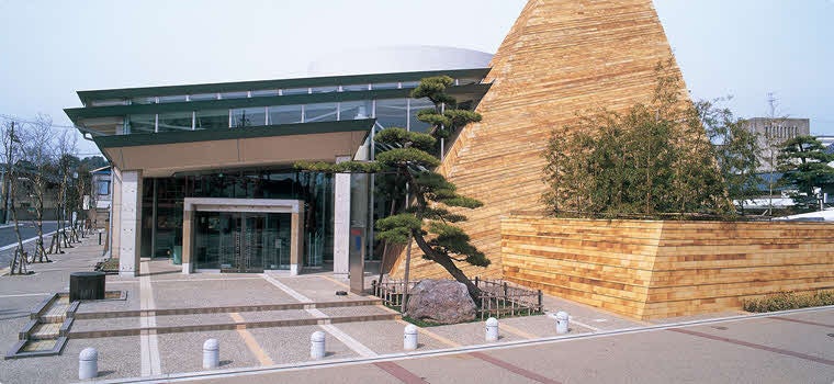 【ホテル ラ・スイート神戸ハーバーランド】開業15周年を記念した150万円プランと15特典付プランを販売開始