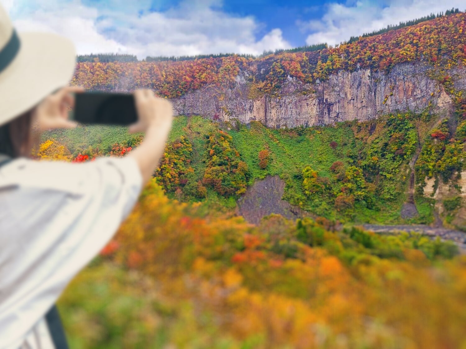 【広島県・福山市で10/28(土)初開催!】レトロ遊園地 ✖︎ 花火とイルミネーション他、最高のエンターテイメントをシンクロさせ夜空で輝かせる「MIROKU THE SHINEWORKS」が開催!