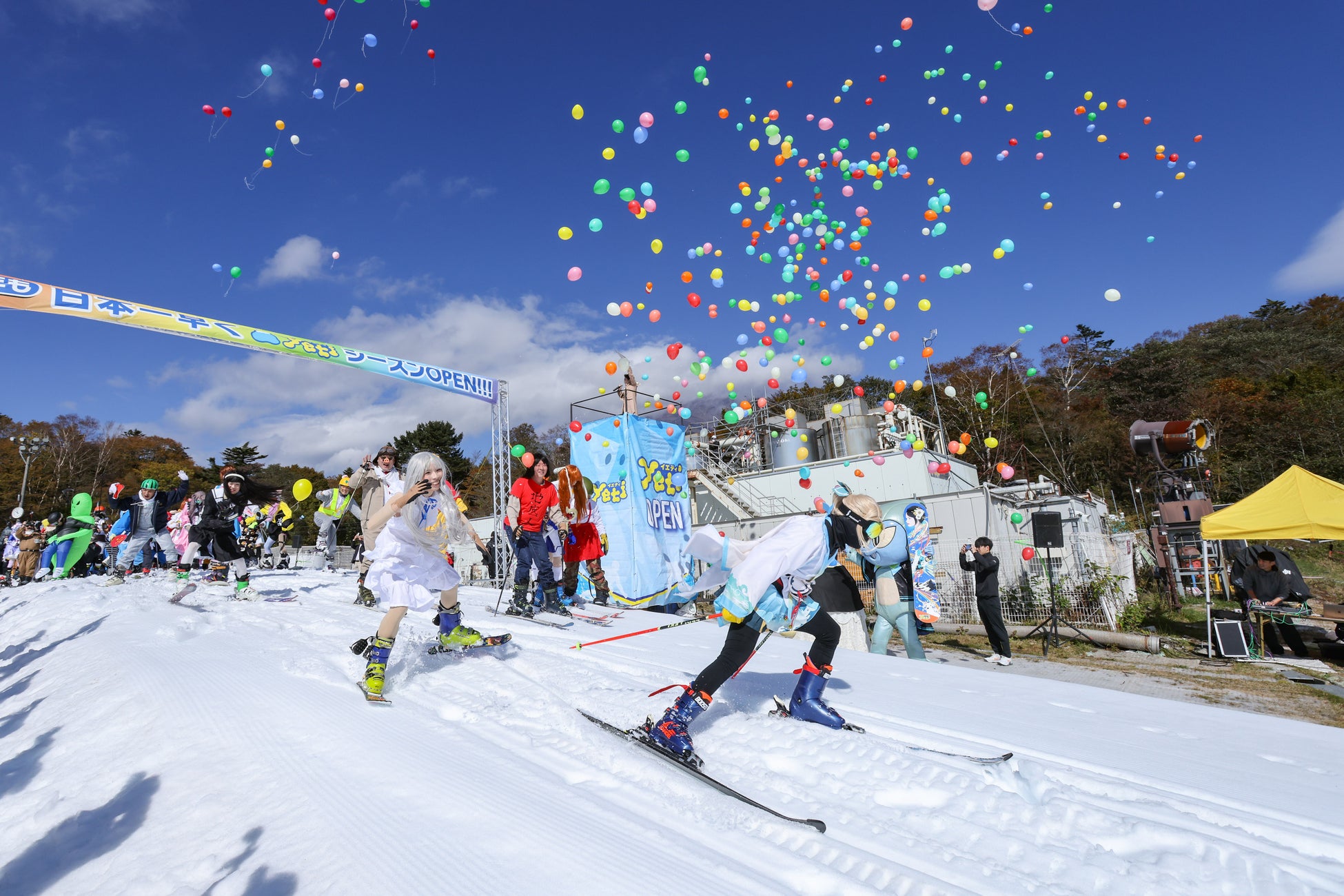 千葉市 花の美術館の前庭にドッグランプレオープン！「SUNSET BEACH PARK DOG HILLS INAGE」ワンちゃんと飼い主さんの新たな憩いの場に。