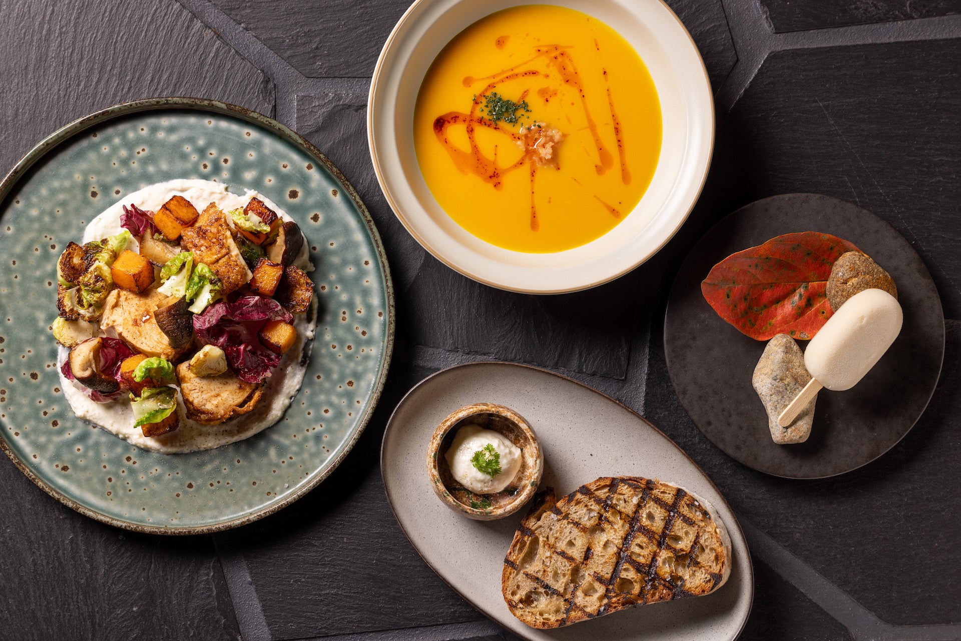 ローストチキンや牛肉の煮込みなどクリスマス気分たっぷり!「クリスマスブッフェ」 開催!