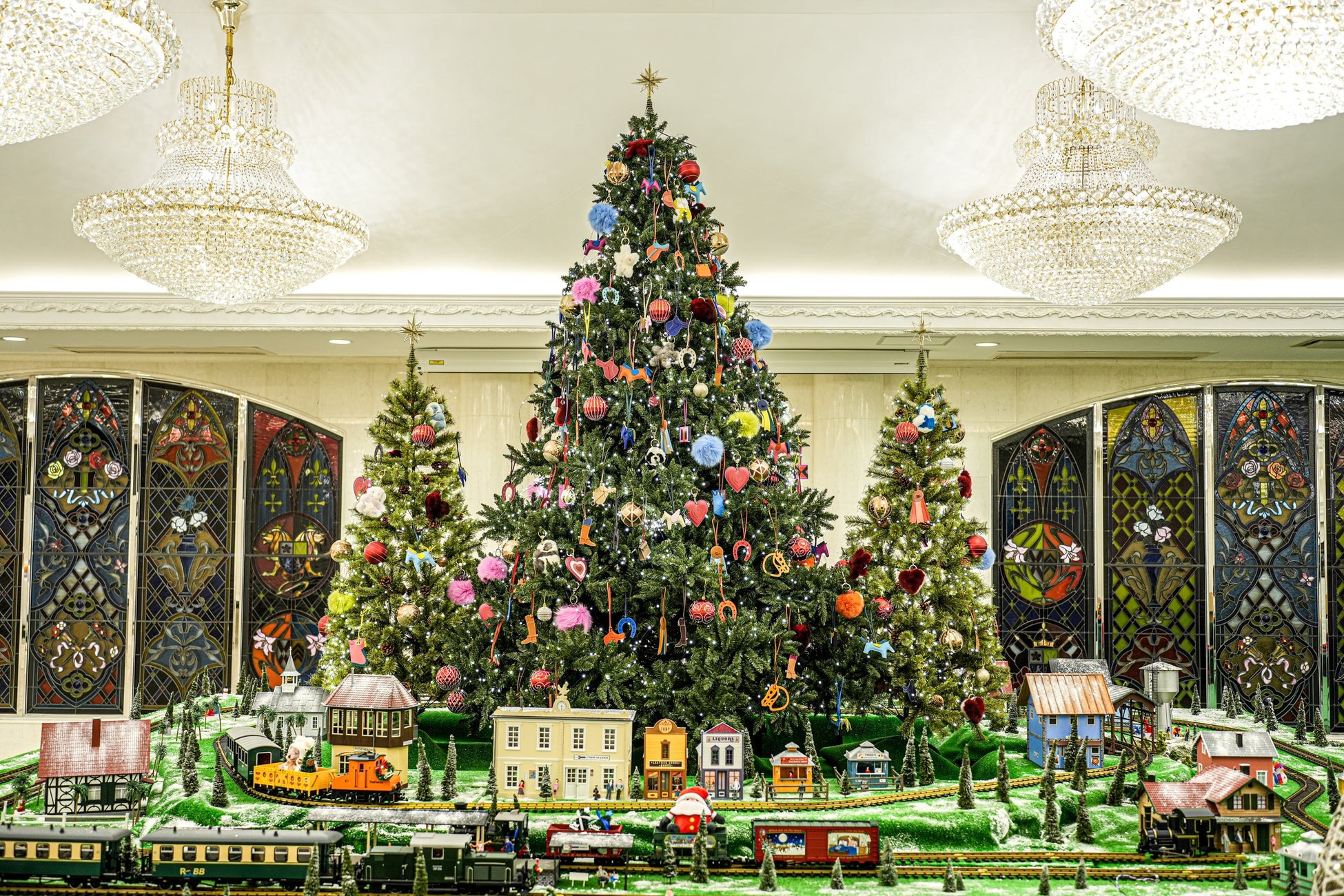 【フォーシーズンズホテル京都】心躍るクリスマスを華やかに彩るランチ&ディナー
