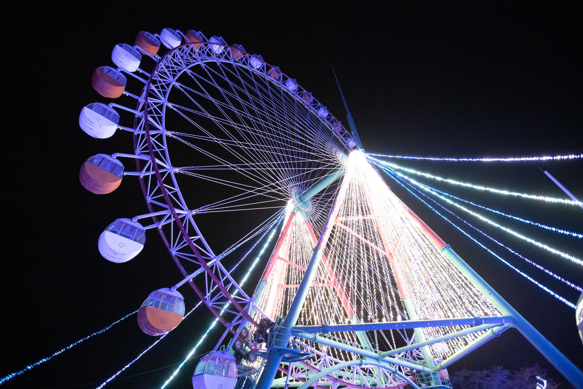 オンラインコミュニティやサロンに参加している人は◯%!年代や子供の有無で大きな差が生まれる結果に