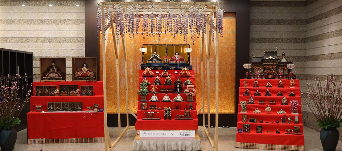 コラボレーション企画 CHIIKAWA×HANKYU
阪急電車に添乗している
「ハチワレ」「ちいかわ」「うさぎ」の
“BIGぬいぐるみ”を2月29日(木)から
期間限定で受注販売します