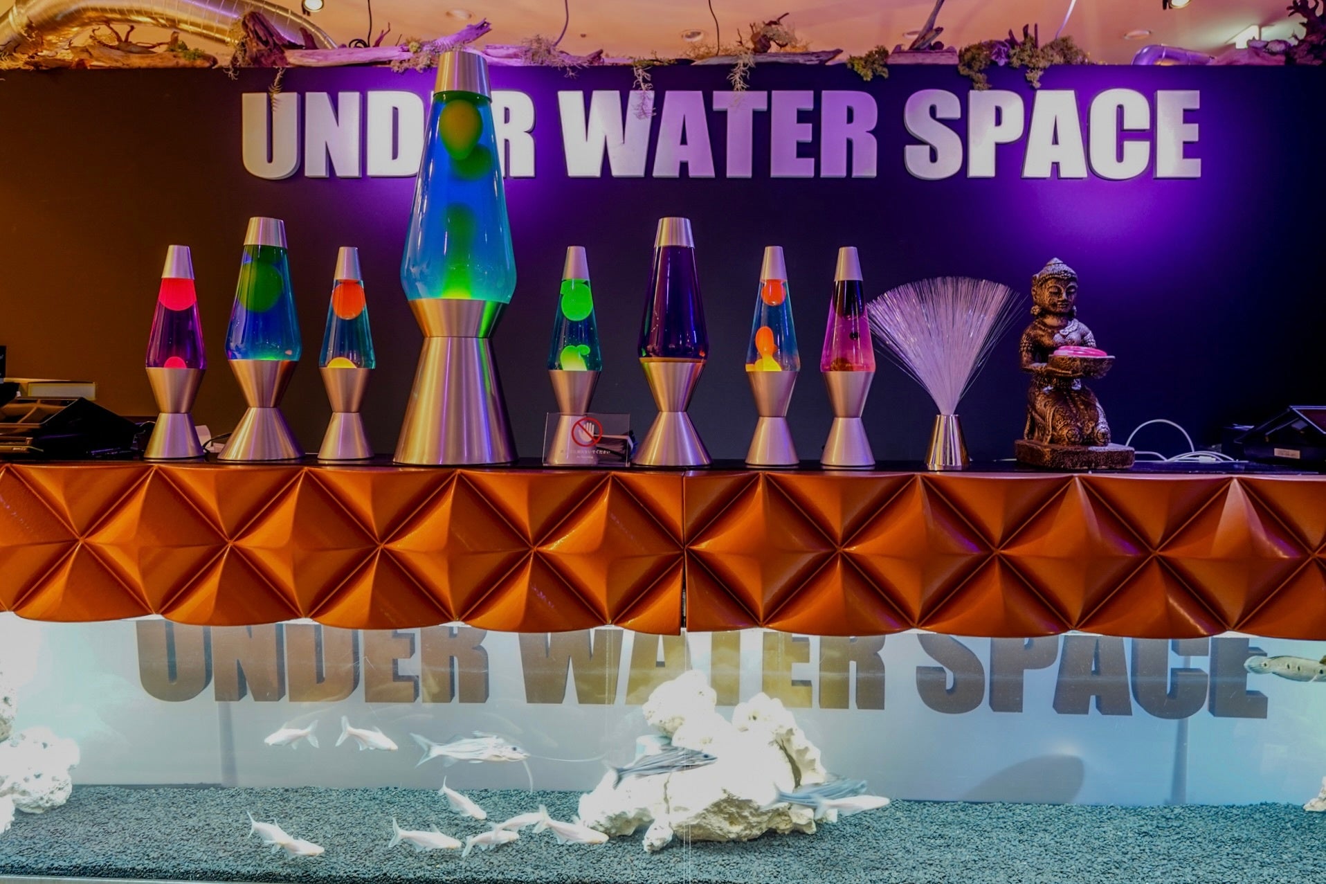 期間限定 「UNDER WATER SPACE NAGOYA」 mozoワンダーシティに明日オープン！宇宙旅行を模した異次元アクアリウムは 新感覚なアート展示に