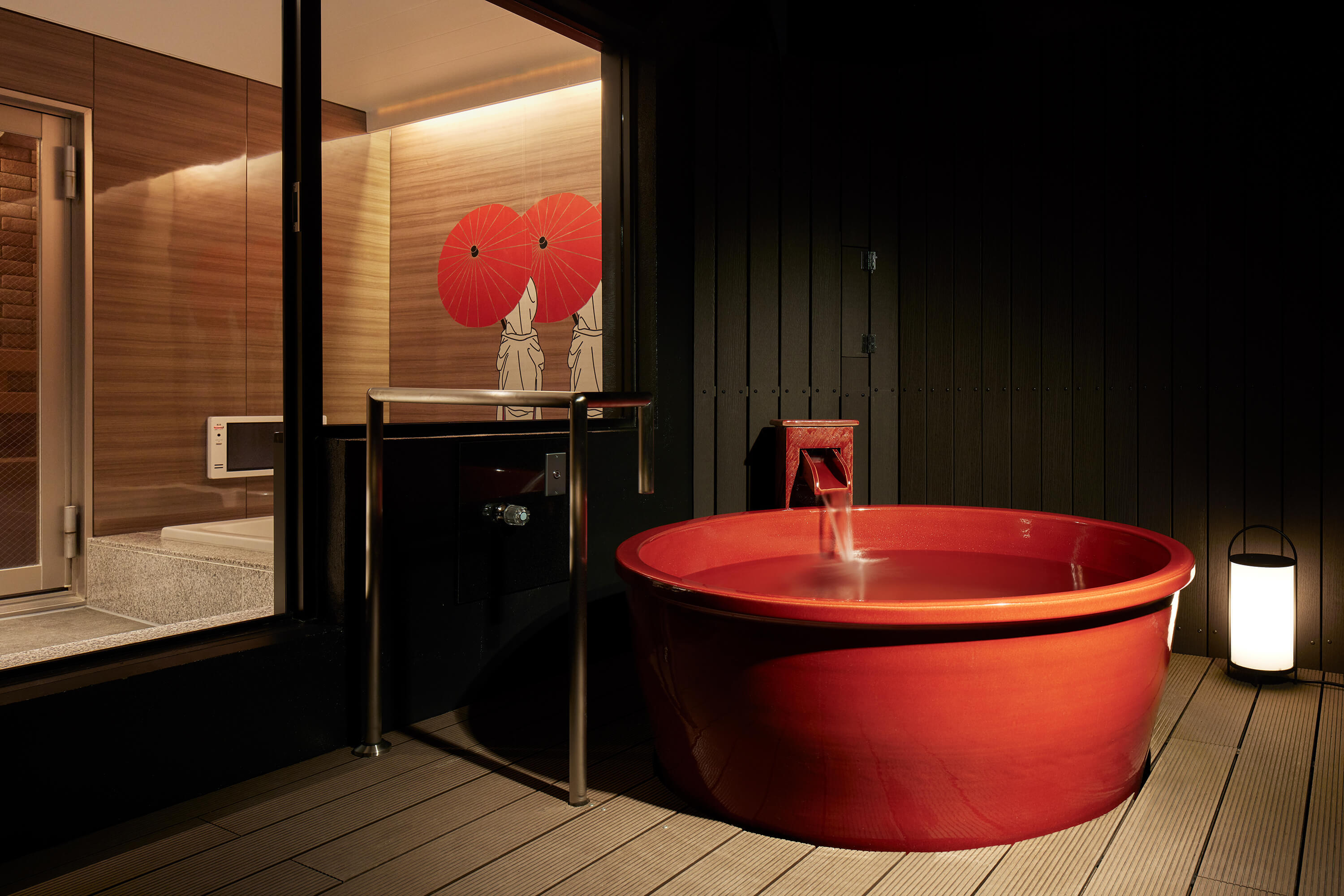 名古屋市内に完全個室の露天風呂・サウナ・岩盤浴付きの
スパリゾート、新たに2部屋を改装し
「名古屋ホテルHOQA花色の湯」としてリニューアルオープン！