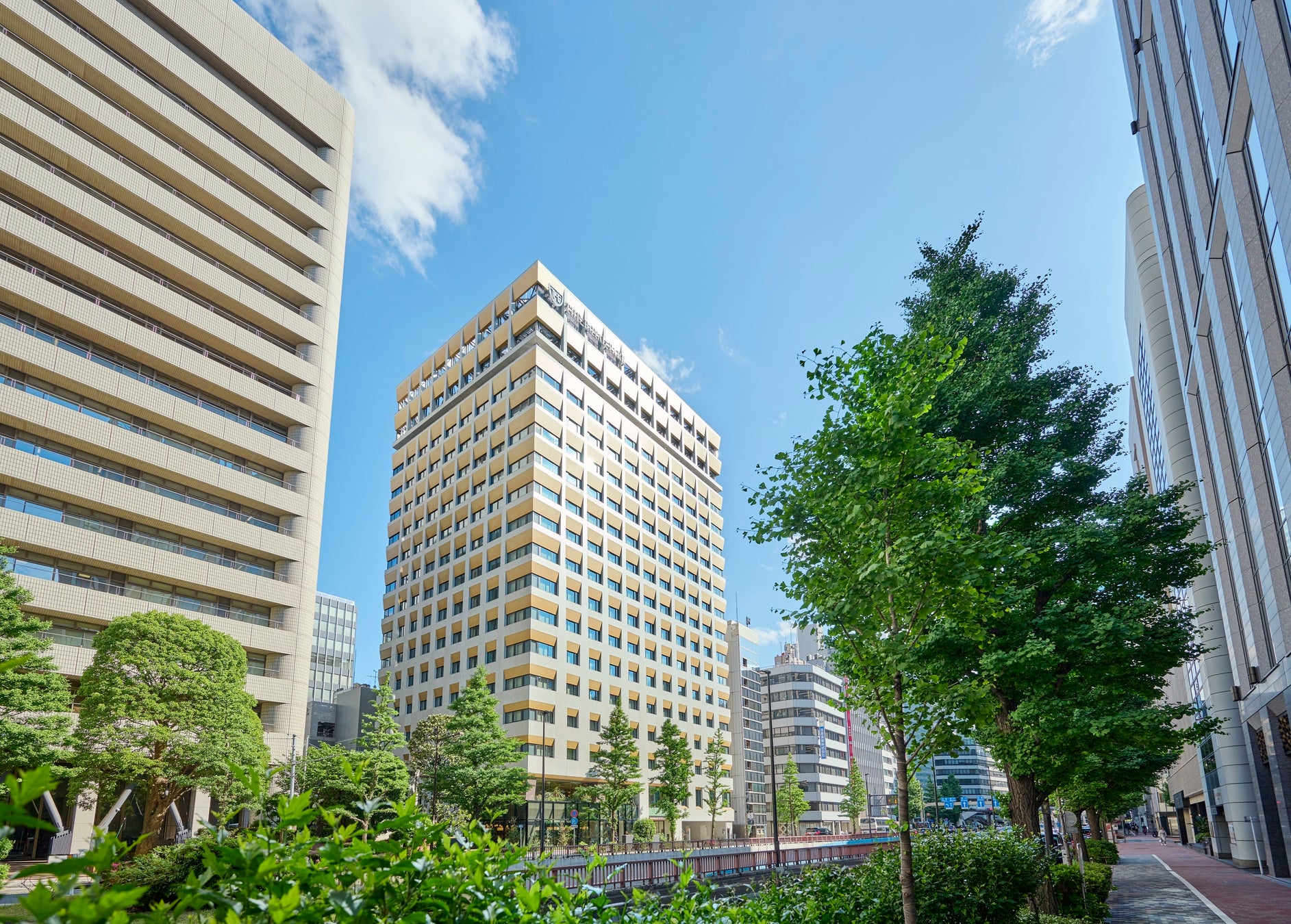 【リーガロイヤルホテル東京】「大人のかき氷はじめました」と題し、見た目と味のギャップを愉しむ色鮮やかなフローズンカクテル3種を販売