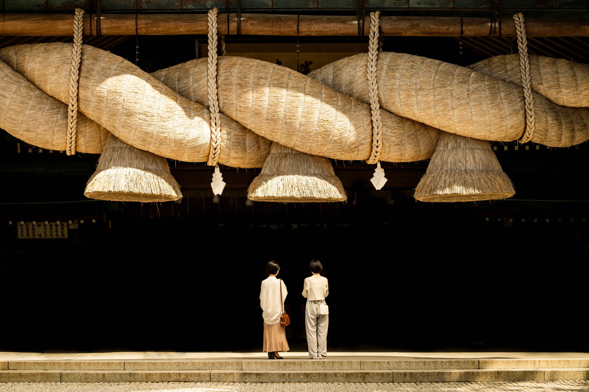 呪術、遊廓、廃村、平家落人、サンカ、アテルイ、太平洋戦争跡…気鋭のノンフィクション作家が、自らの足で日本の歴史の“裏”をめぐった記録的一冊『忘れられた日本史の現場を歩く』、本日6月4日(火)発売!