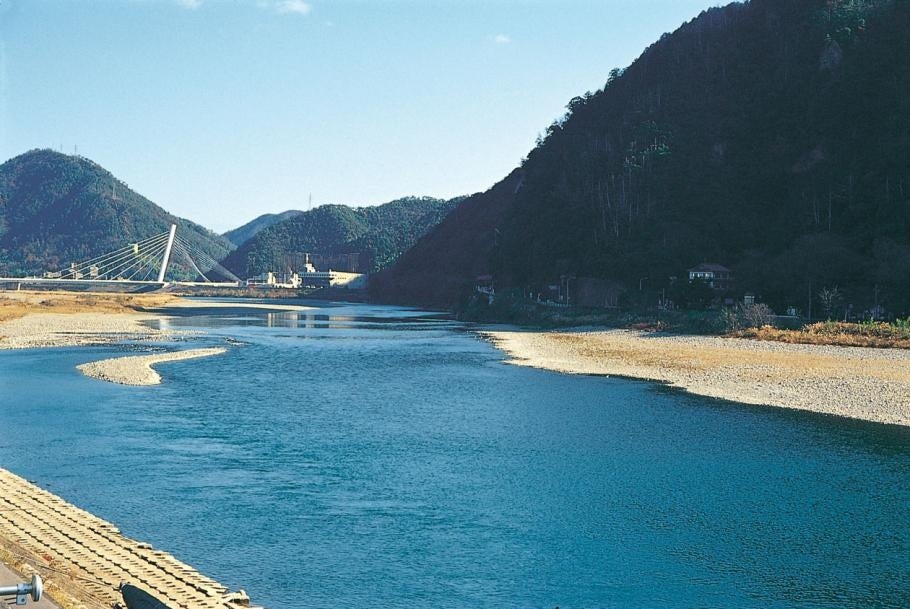 この夏は湖水浴デビューしてみませんか？家族で田沢湖と温泉を楽しむ10大特典付きファミリープラン［湖畔浪漫の宿 かたくりの花］