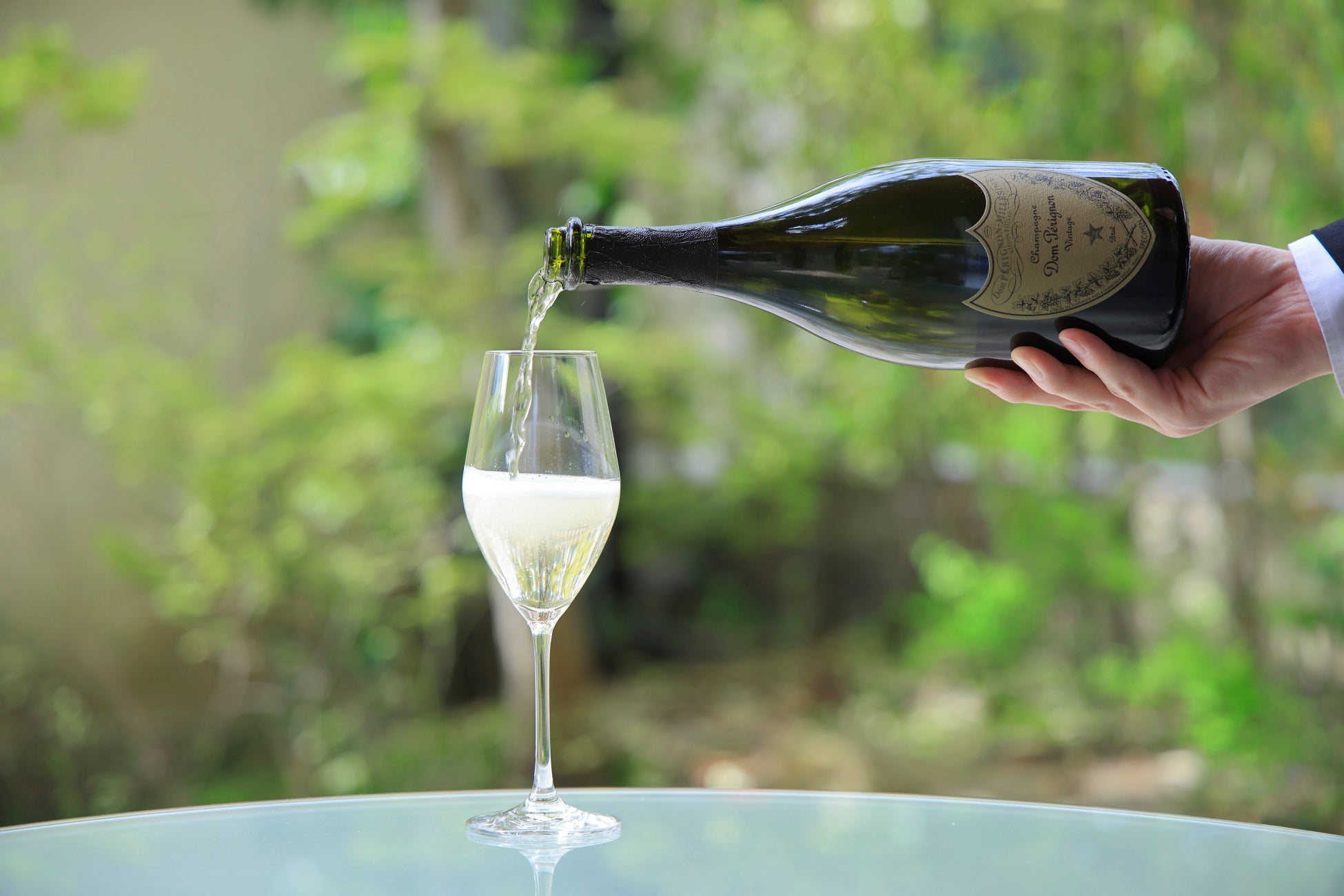 グランメゾンのシャンパーニュをグラスで味わう。長楽館シャンパーニュフェアを2024年7月1日(月)～8月31日(土)に開催。
