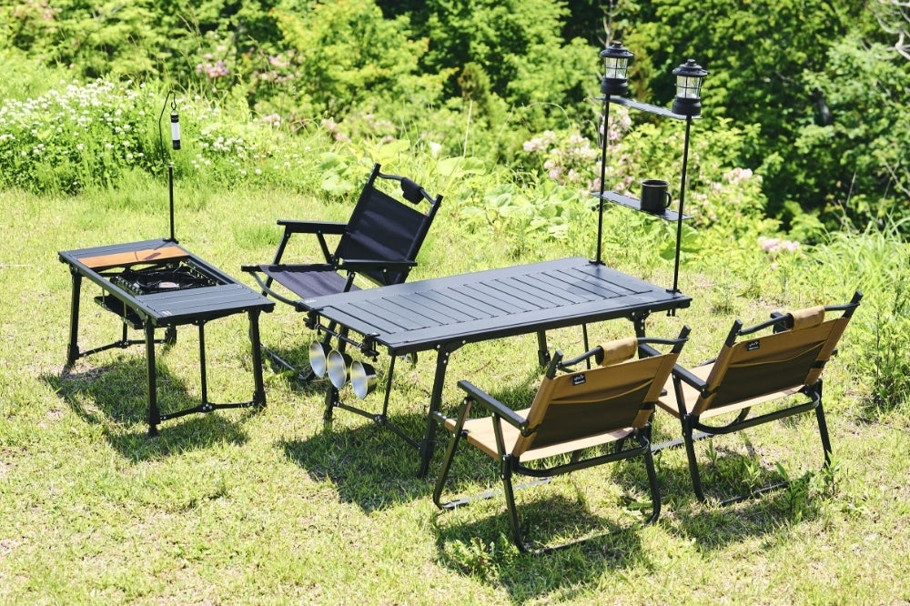 Alpen Outdoorsより、前回即完売したアルミユニットテーブルがアップデート！既存の88cmサイズに加え110cmサイズが仲間入りし、テーブルを彩るオプションパーツも新登場！