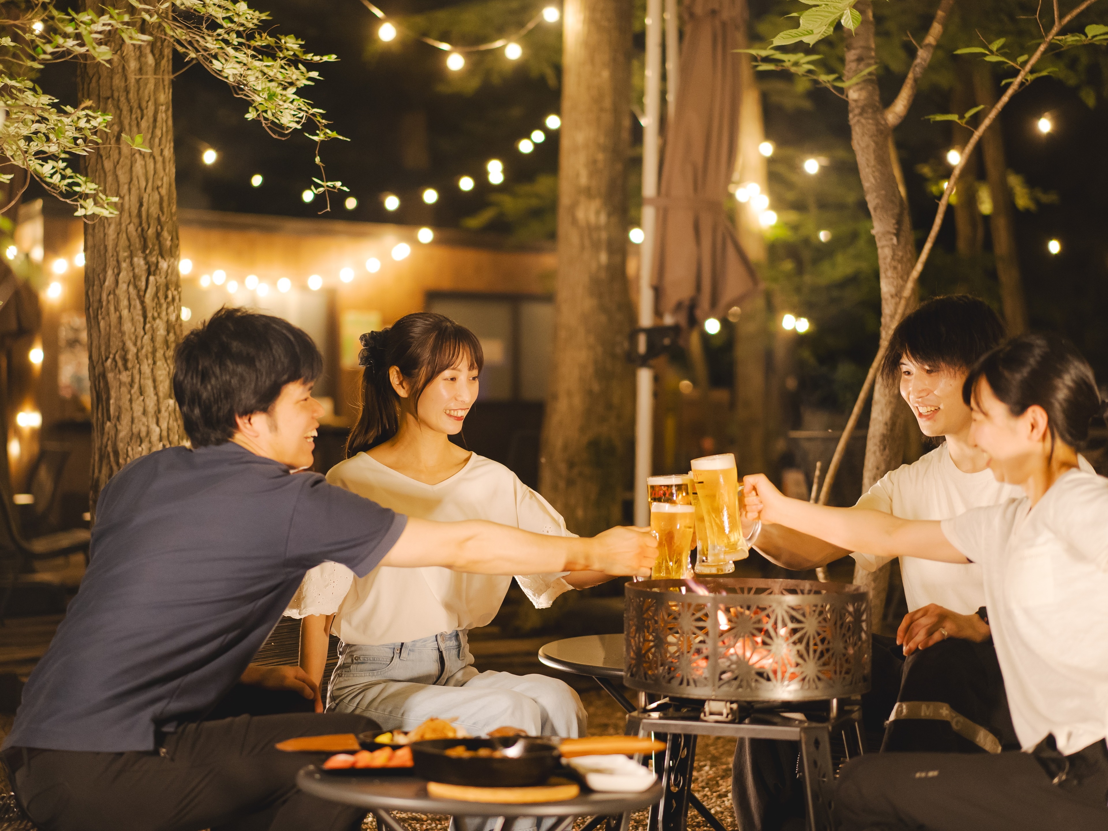 那須高原の土曜の夜を楽しくする森の中の
「グランピングカフェ＆バー“たき火”」が2024年8月に
サタデーナイト・ビアガーデンをグランドオープン！