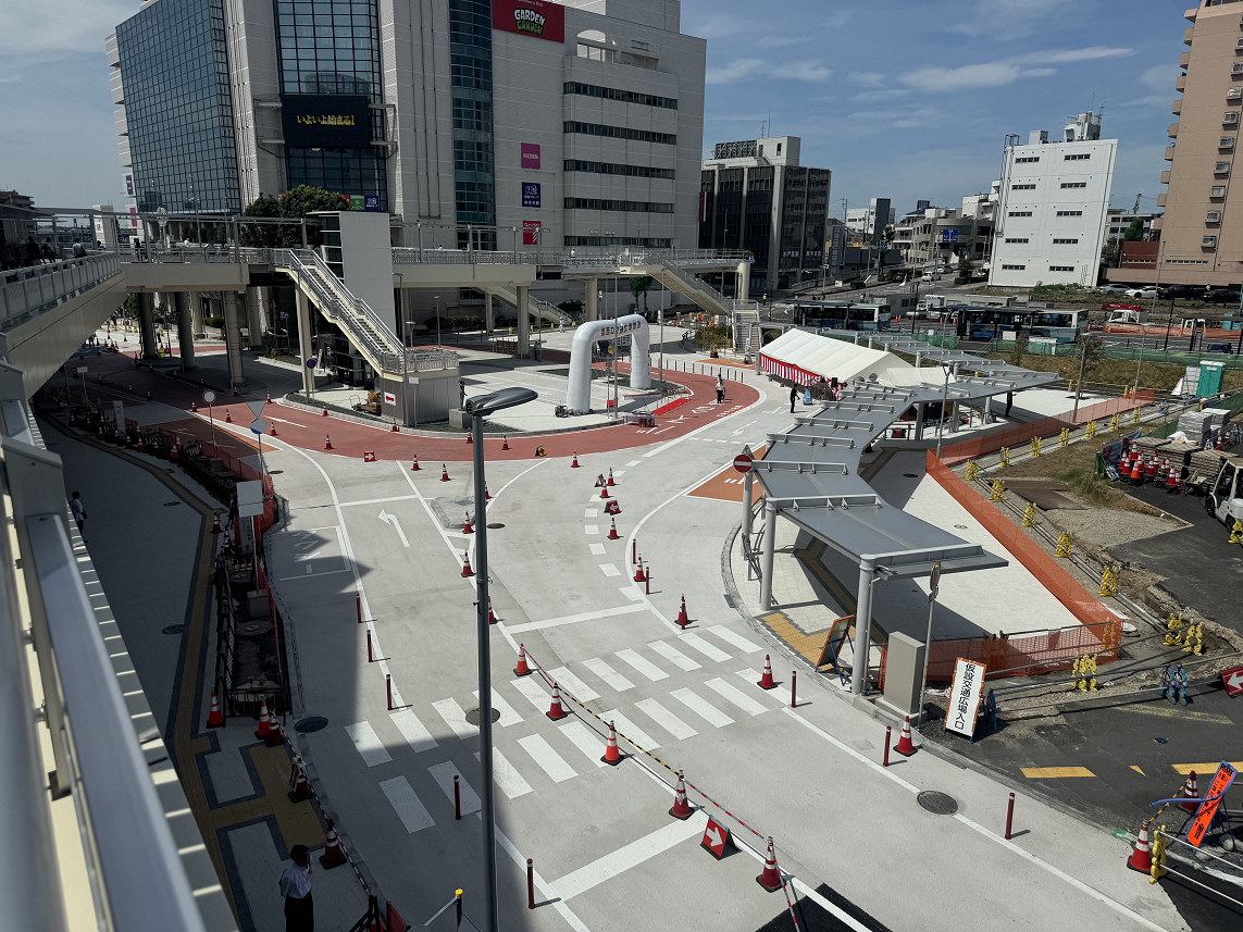 取手駅周辺、混雑緩和とユニバーサルデザインを実現する
新しい「取手駅西口交通広場」を7月30日開通！