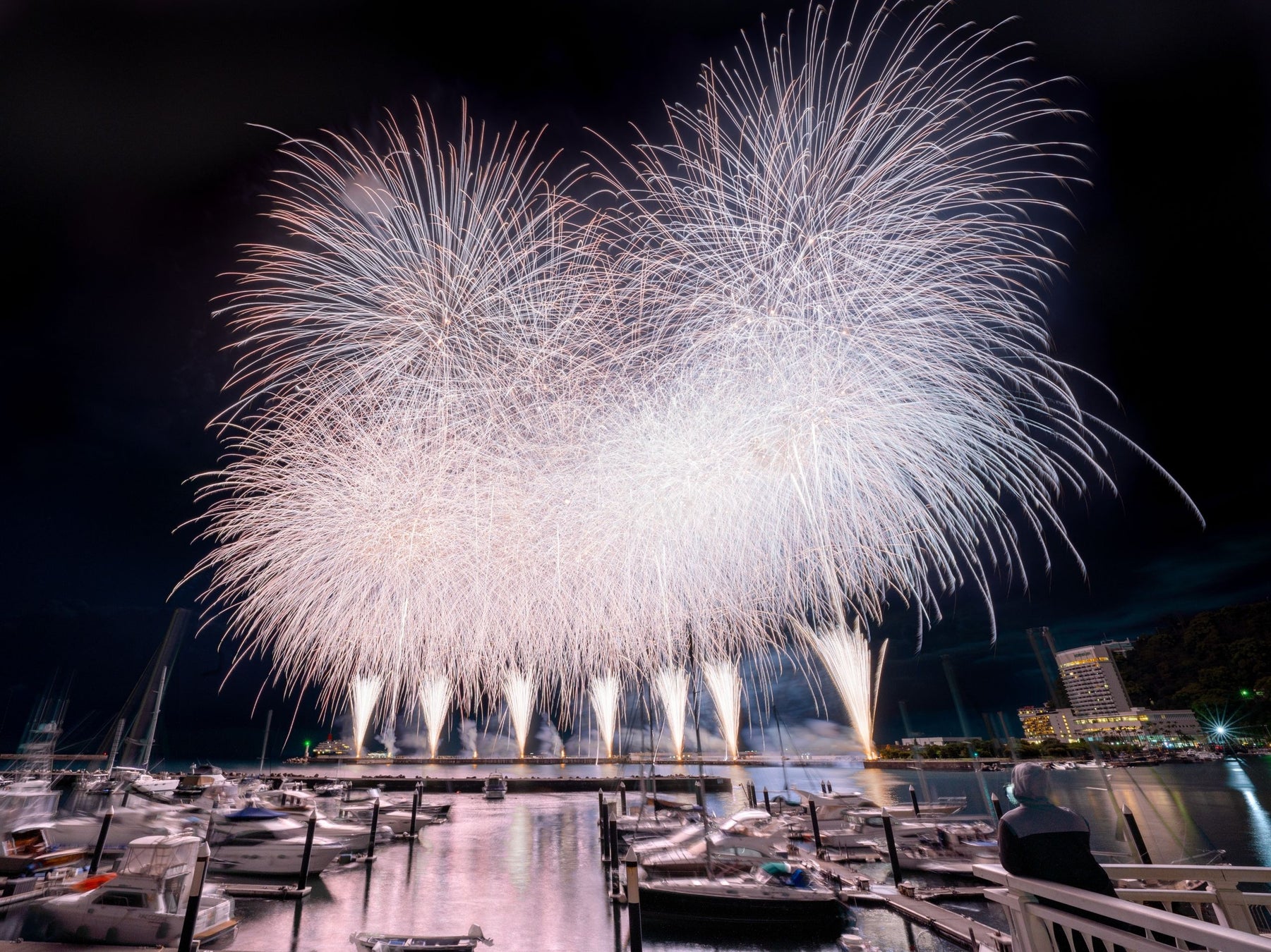 サッカー元日本代表と遊ぶ、この夏限定イベント 「びしょ濡れ必至！“Splash Water Tiamo”」 開催