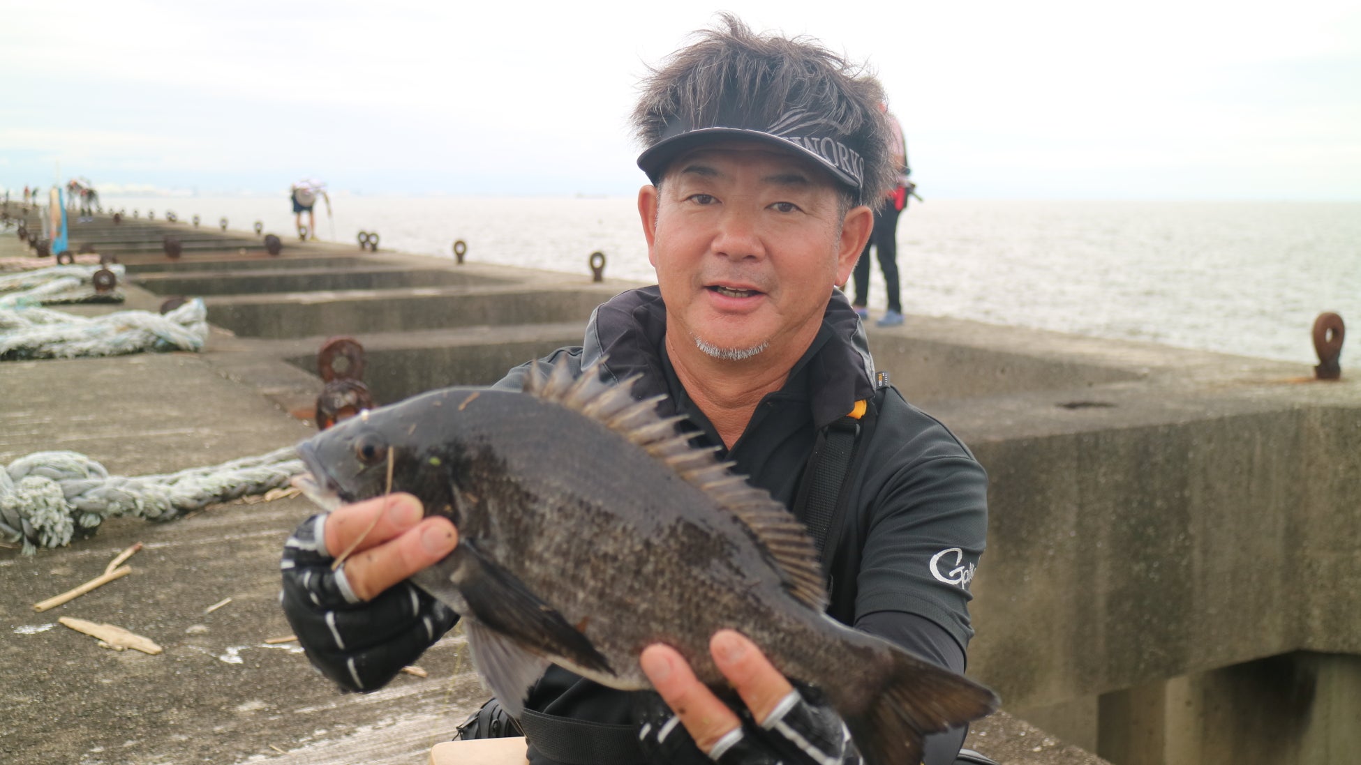 大阪湾で開催のチヌ（クロダイ）釣り大会に名手・大田徹が参加！悪条件の中でも釣り上げる㊙テクニックを紹介！