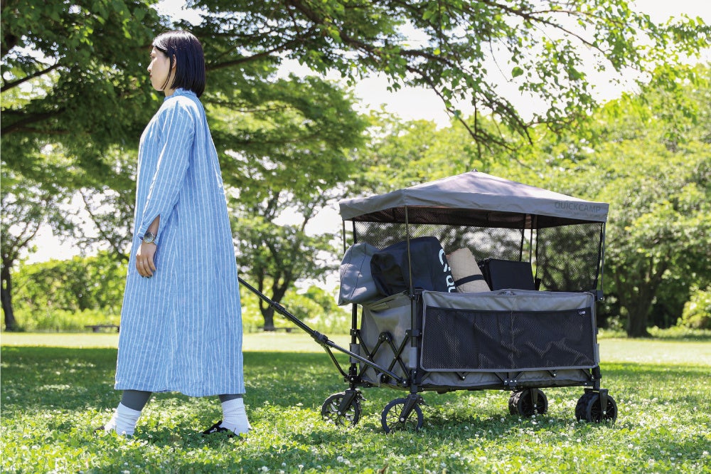 日差しも雨もおまかせ！おでかけがもっと楽しくなる、夏休みに大活躍の屋根付きキャリーワゴンが登場