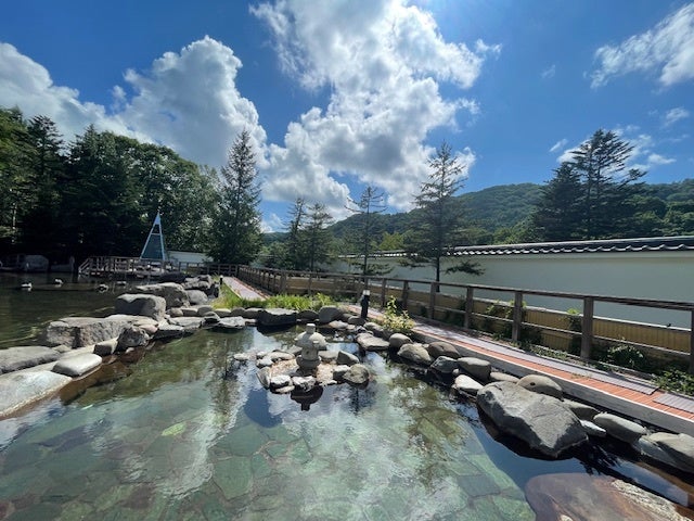 【北海道・北湯沢温泉／緑の風リゾートきたゆざわ】地域3館の湯めぐりがセットに。60周年記念宿泊プランを販売開始。