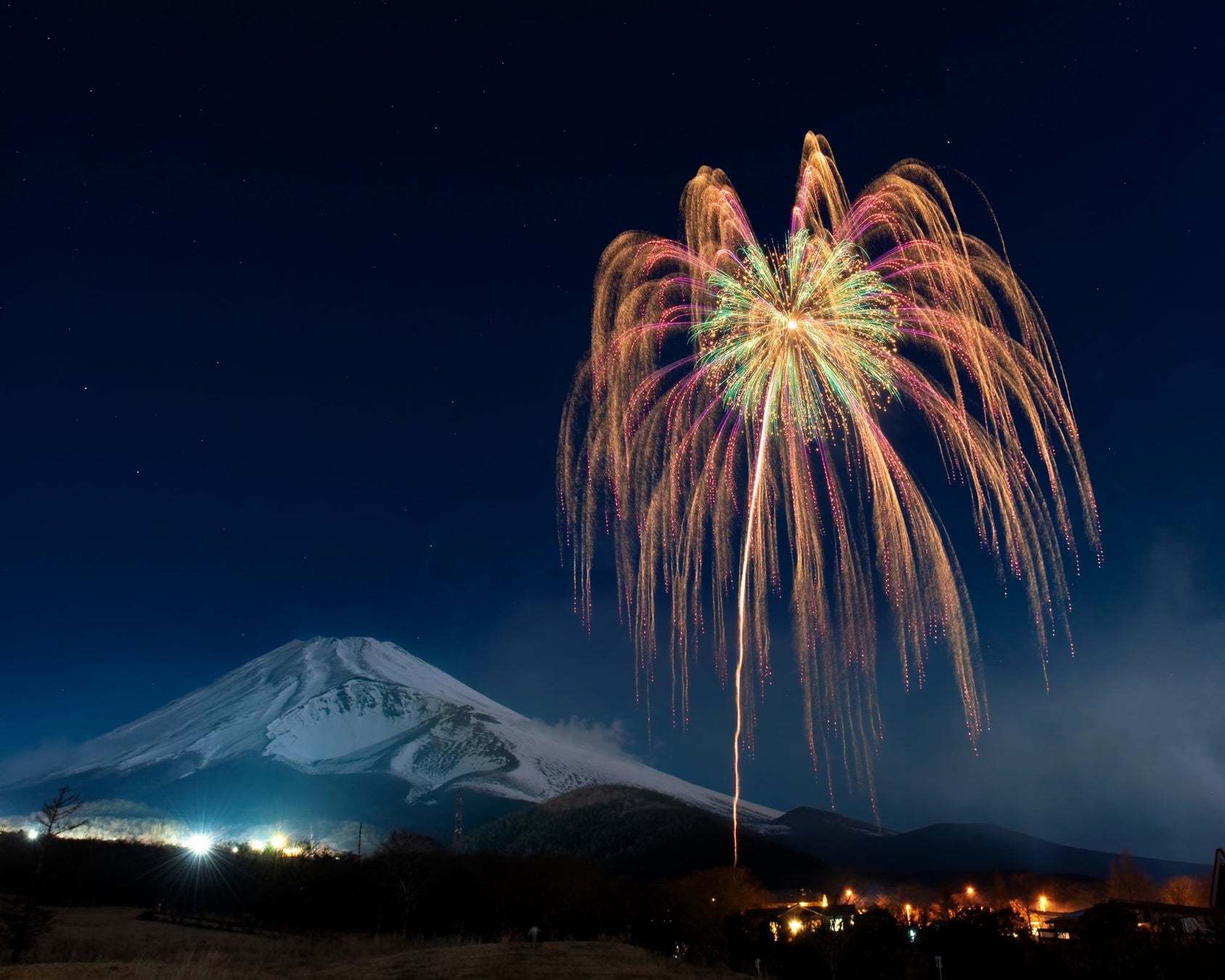 富士山２合目から日本一天高く上がる花火　第二回「富士山花火2024 〜市川團十郎　富士山歌舞伎花火〜」アソビュー！でチケット発売開始