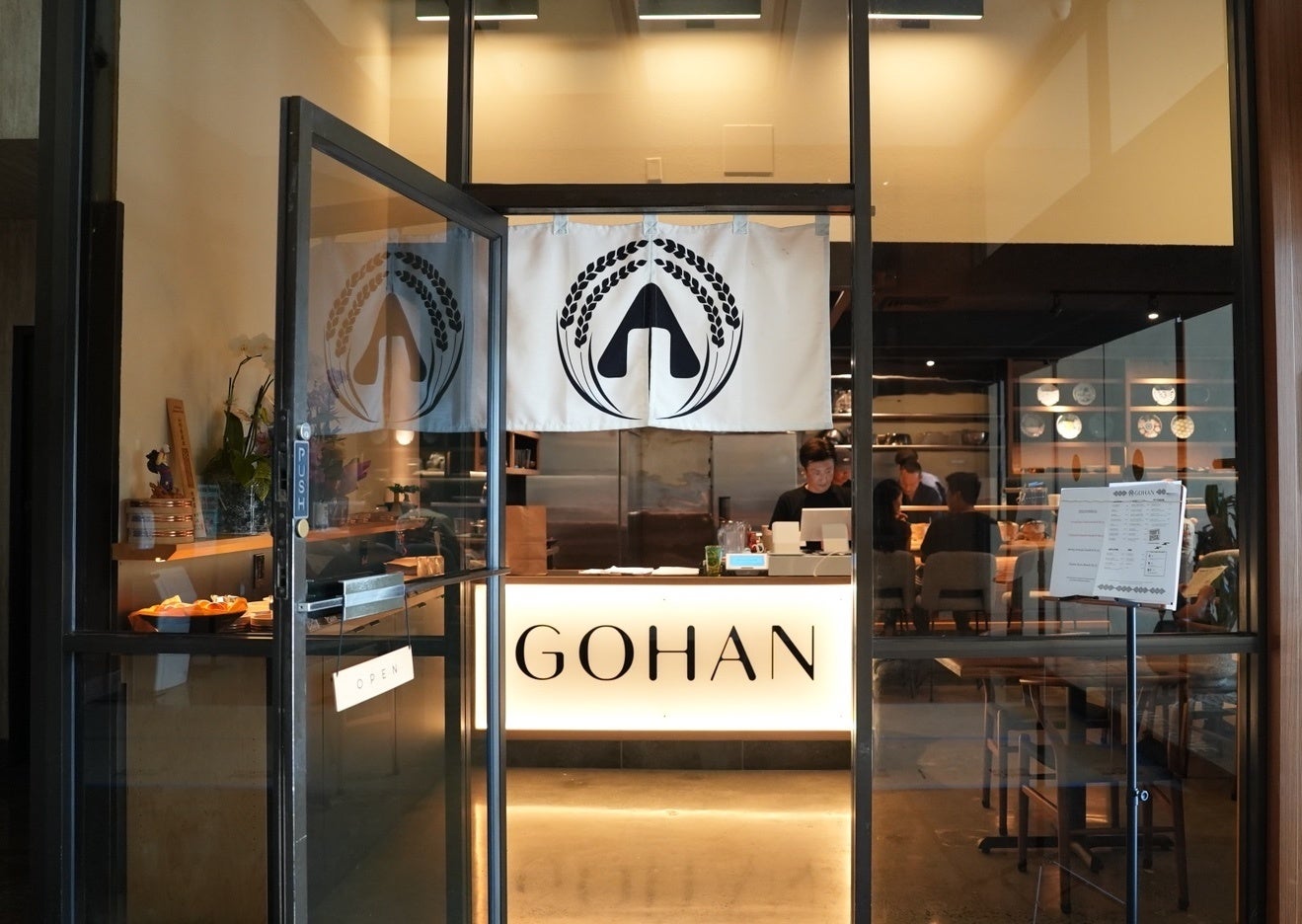 〈こだわりのおむすび＆ハンドロール専門店がハワイ・ホノルルに誕生！〉『GOHAN ハワイ・ホノルル店』2024年11月1日にオープン！