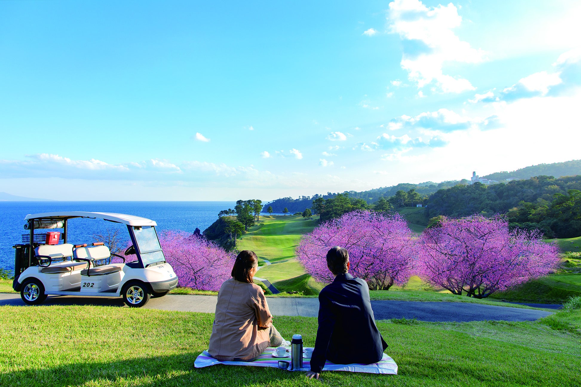 【川奈ホテル・川奈ホテルゴルフコース】普段は入ることができない絶景コースで一足先にお花見気分