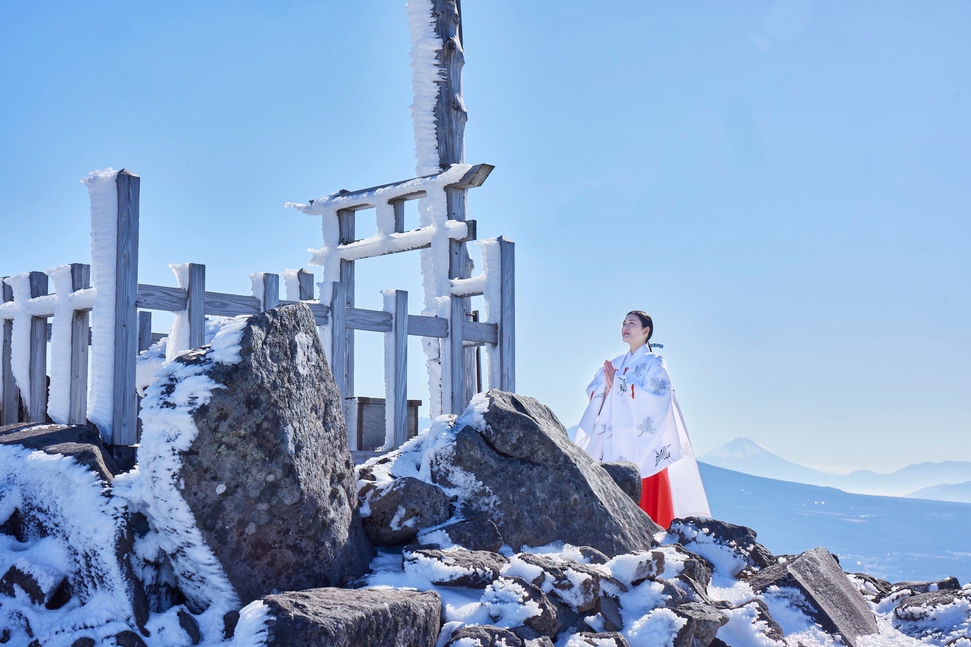 12月14日【全国雪山・感謝祭】1925mの天空の社、車山神社から、ウィンタースポーツを楽しむ関係者が全国の雪山へ感謝と、安全を祈願する！「滑りはじめは、天空の社・車山神社」