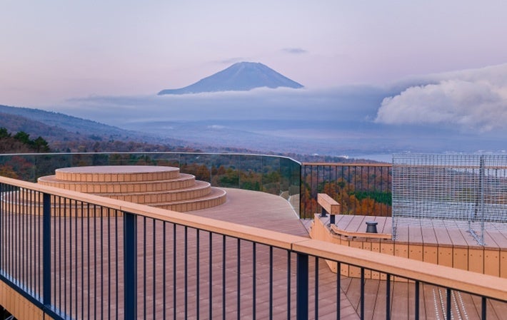 山梨県山中湖村　標高1000m超えの「山中湖明神山パノラマ台」に展望ウッドデッキが完成！ 冬季キャンペーン「あついぞ冬の山中湖」も始動