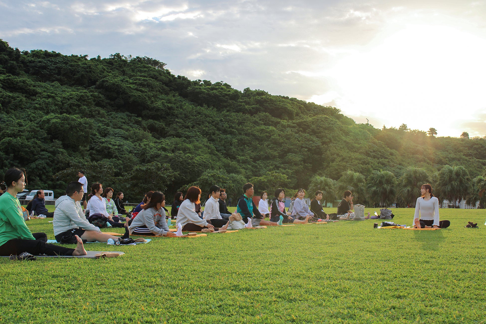 沖縄 瀬長島で100名の朝ヨガイベント『第5回 Good Morning YOGA～100人で作る大きな輪～』を2月15日（土）に開催いたします