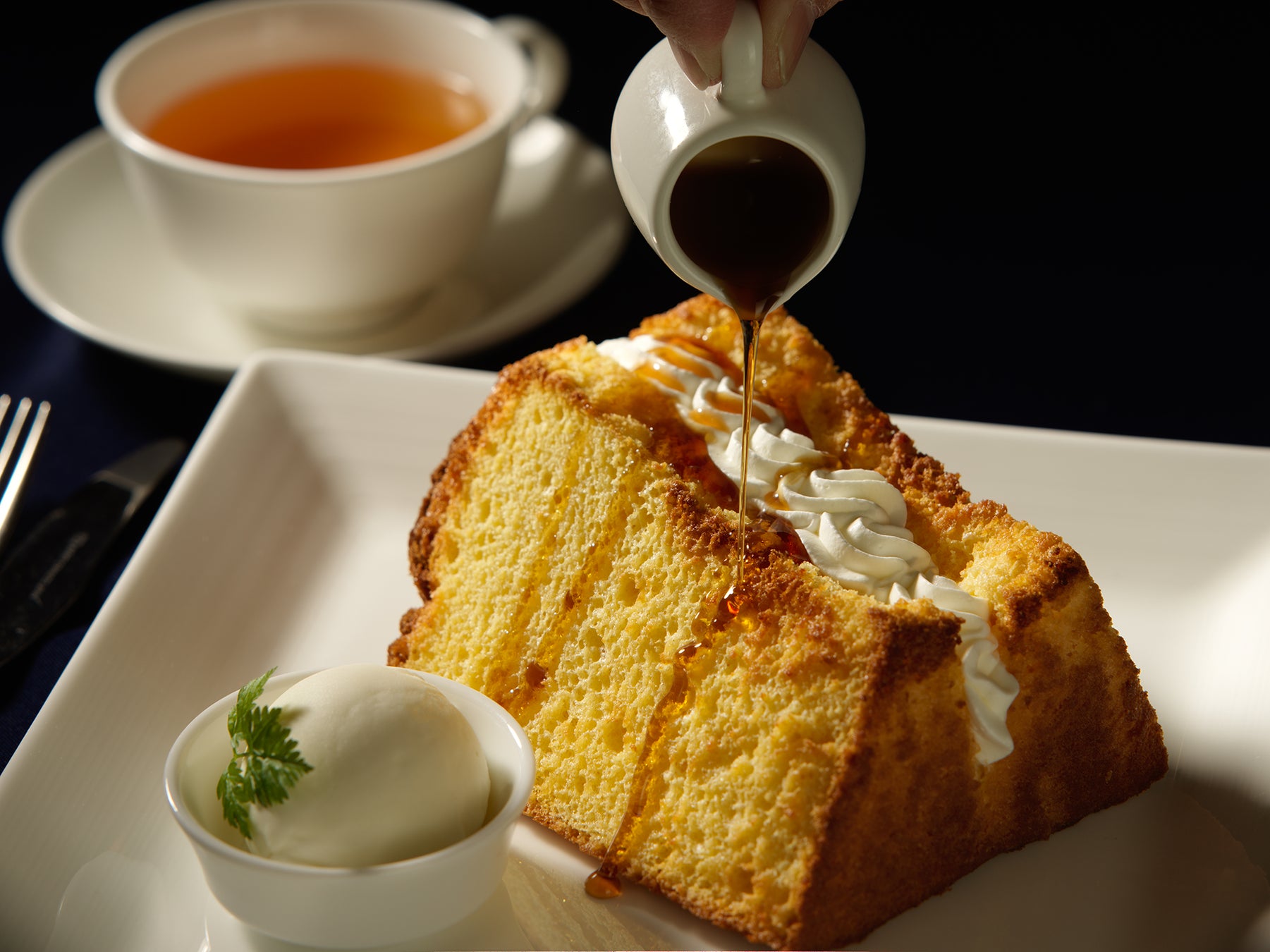 【ケーキショップKARIN】 バレンタインを彩る限定スイーツ「フォンダンキュブ ショコラ」が今年も登場!