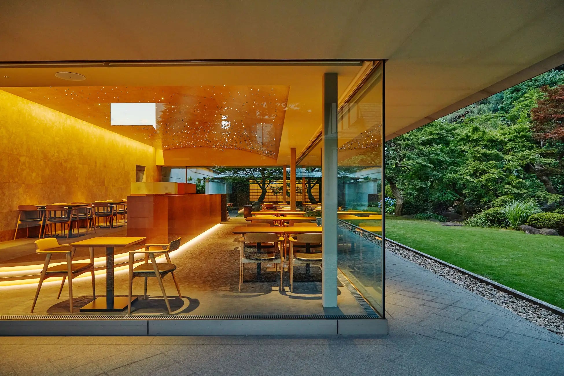 【小樽発着団体ツアー】船旅で楽々!新日本海フェリーで行く !天空の城と世界遺産に行く!「天空の城竹田城跡ちょっぴりウォークと世界遺産姫路城散策4日間」ツアー発売!