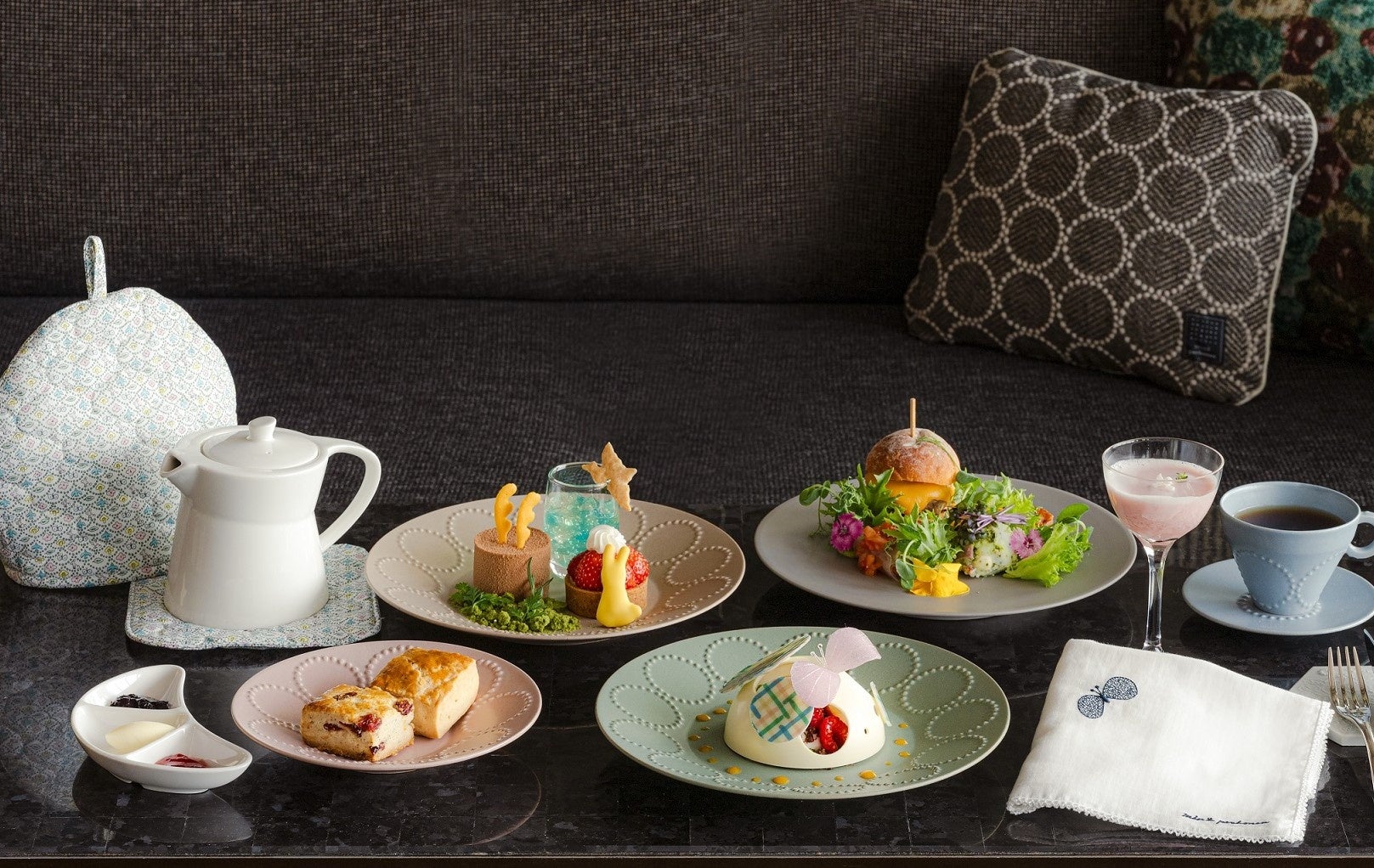 白馬村を訪れるインバウンド旅行者向けに、夕食難民対策と日本食文化の発信を目的とした多言語グルメ情報サイト「SURF Hakuba」を、2025年2月1日からサービス開始